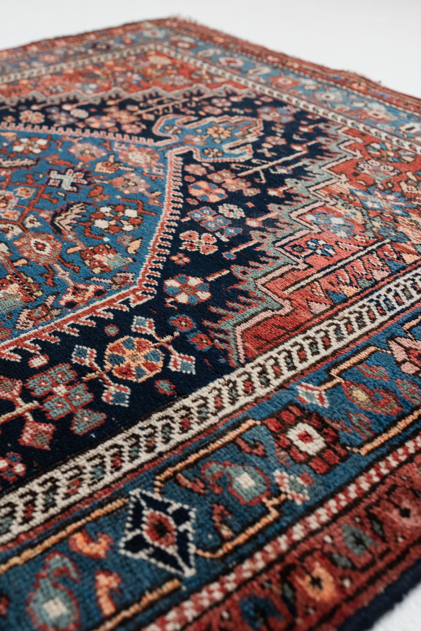 4'0 x 6'5 | Medium Antique Mahal | Designers CE-W-2864