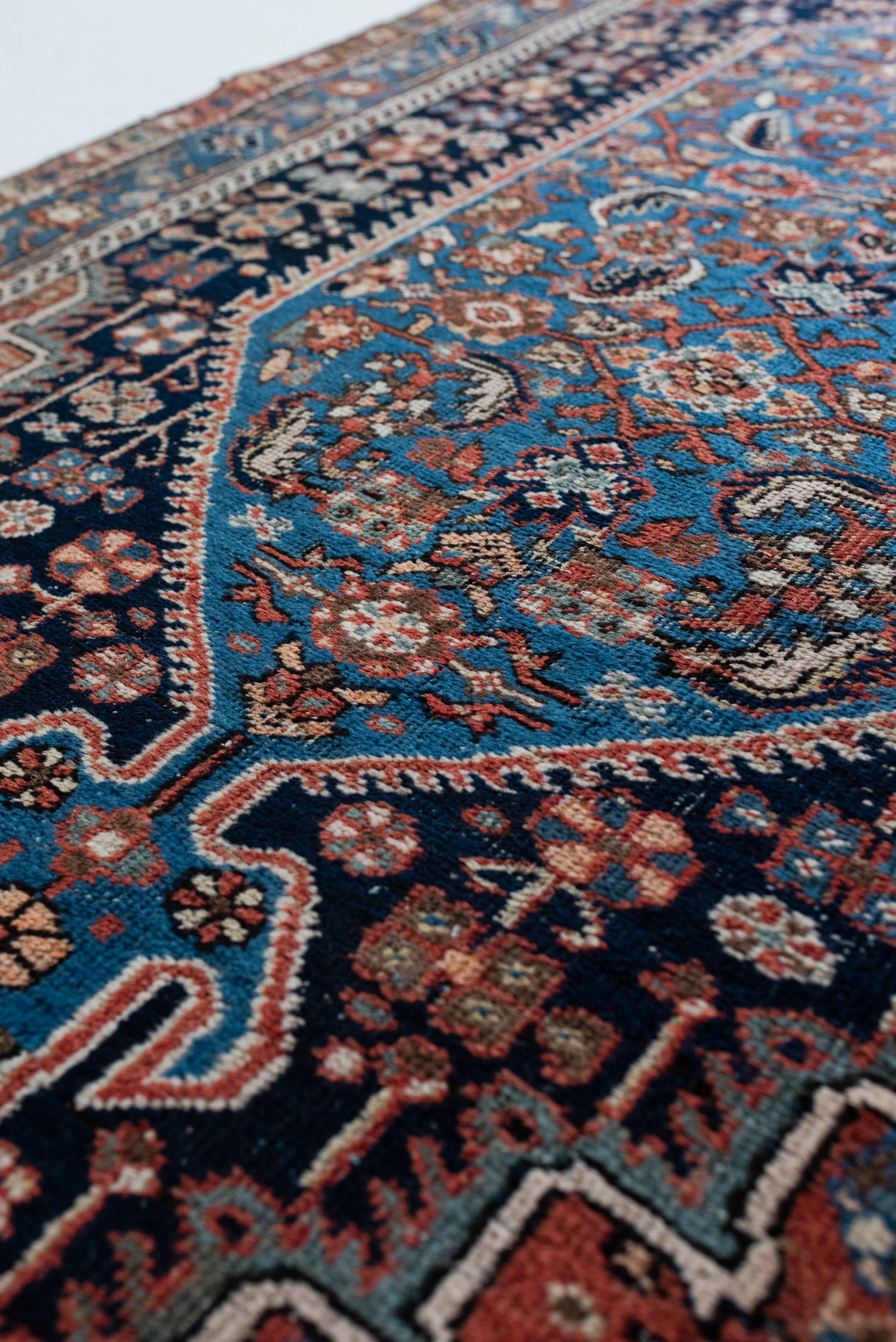 4'0 x 6'5 | Medium Antique Mahal | Designers CE-W-2864