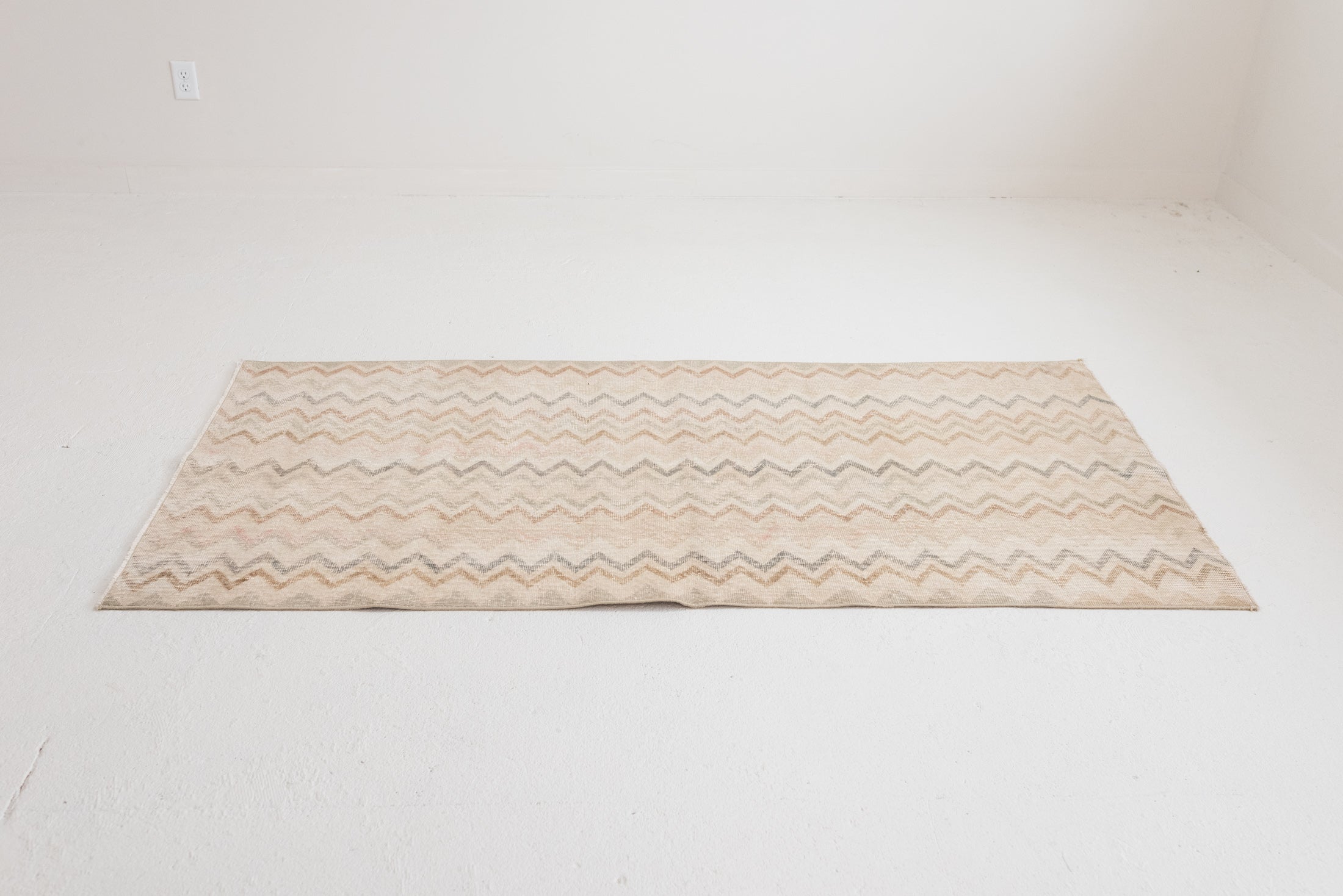 3'4 x 6'9 | CE-W-2860