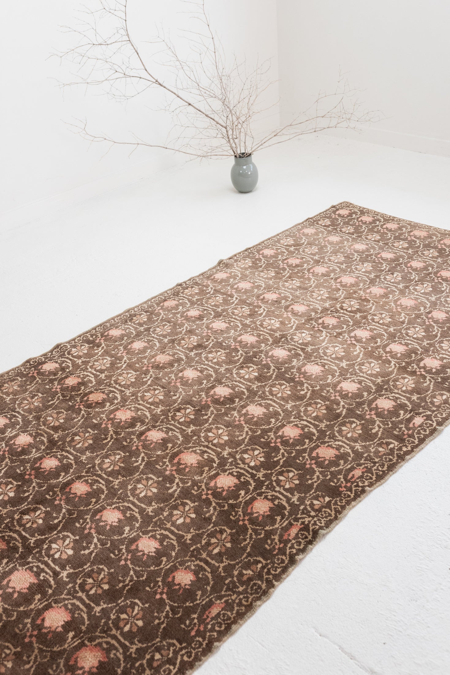 4'4 x 8'11 | Brown Unique Oushak | CE-W-2836