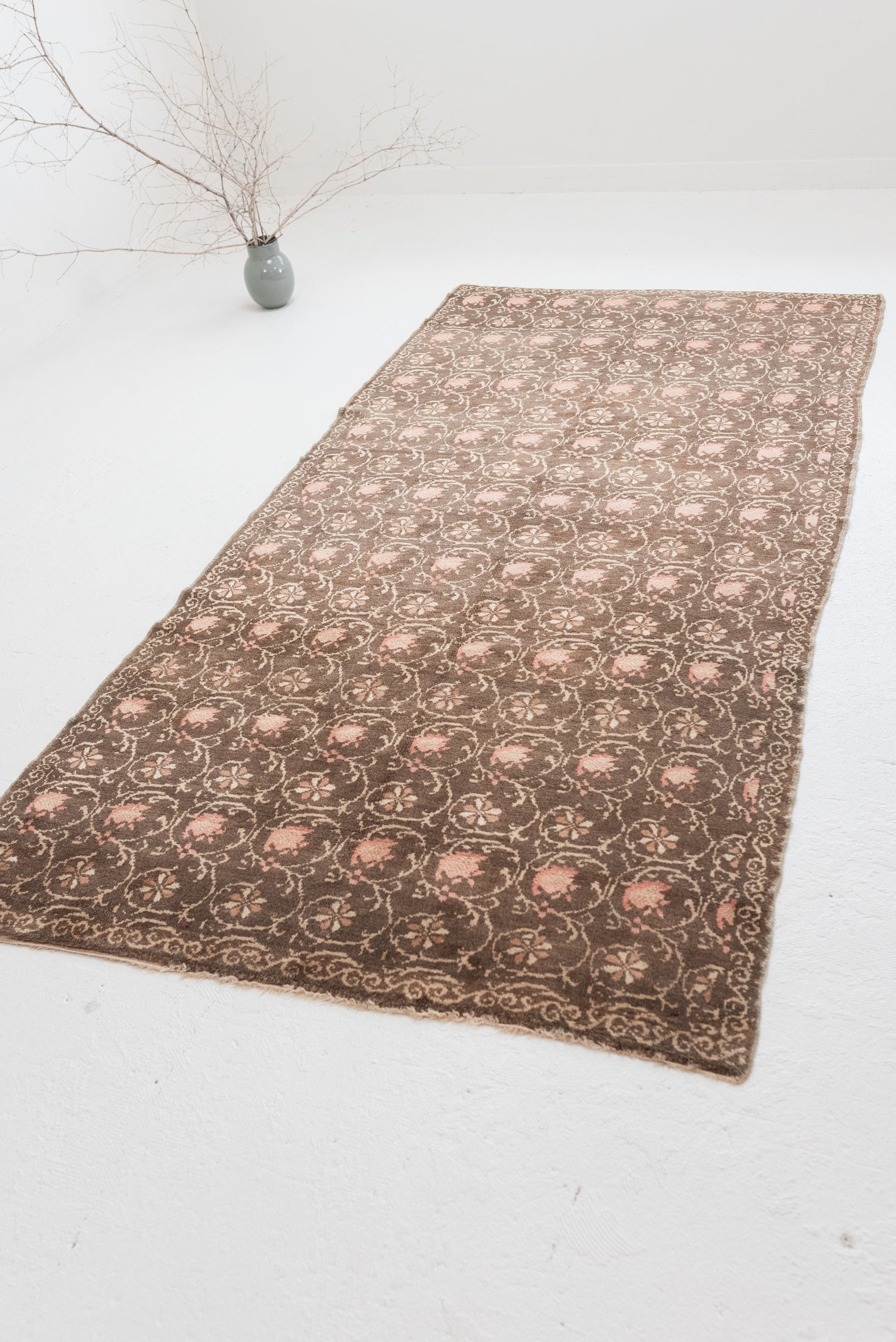 4'4 x 8'11 | Brown Unique Oushak | CE-W-2836