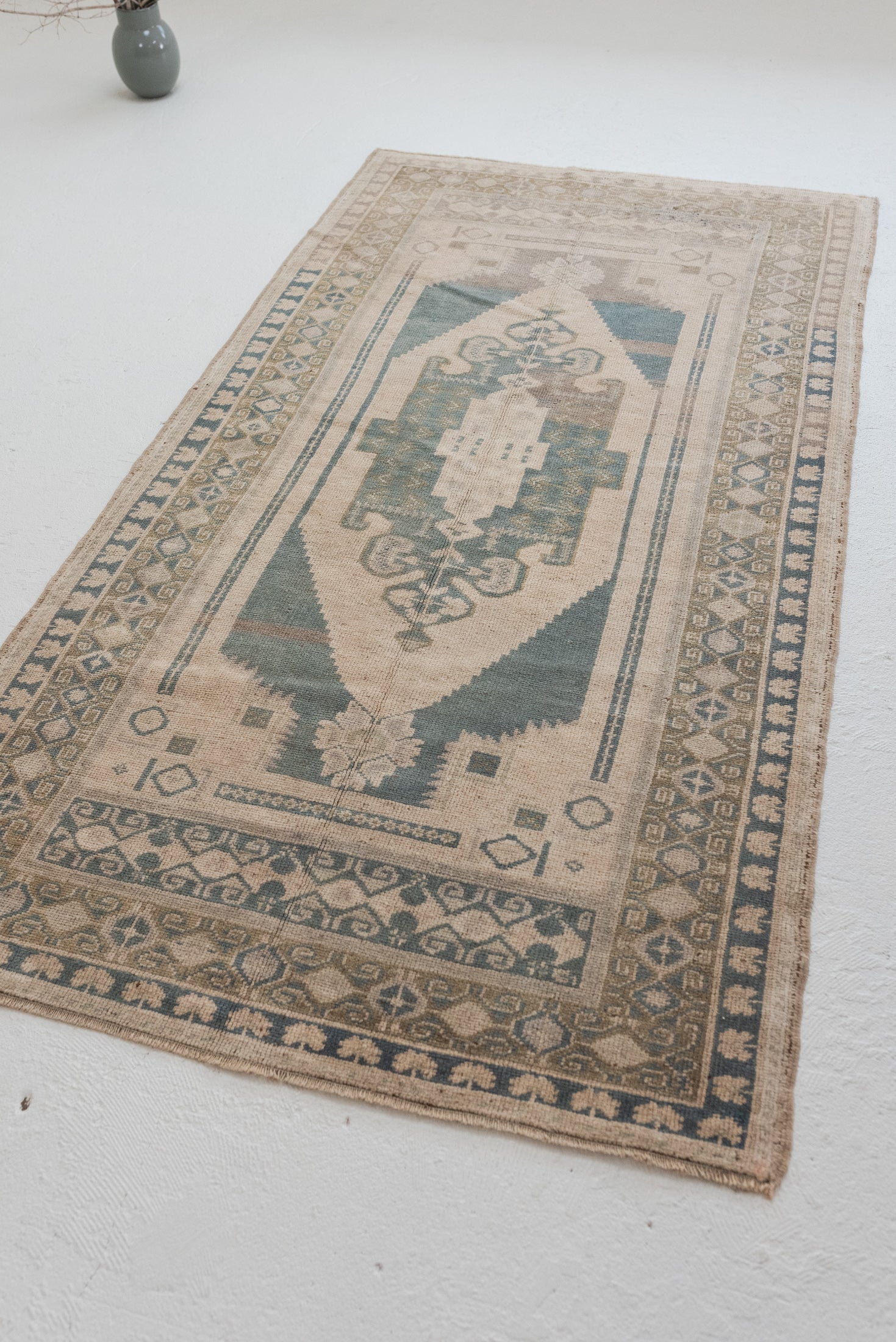 3'7 x 7'0 | Medium Vintage Rug | CE-W-2824