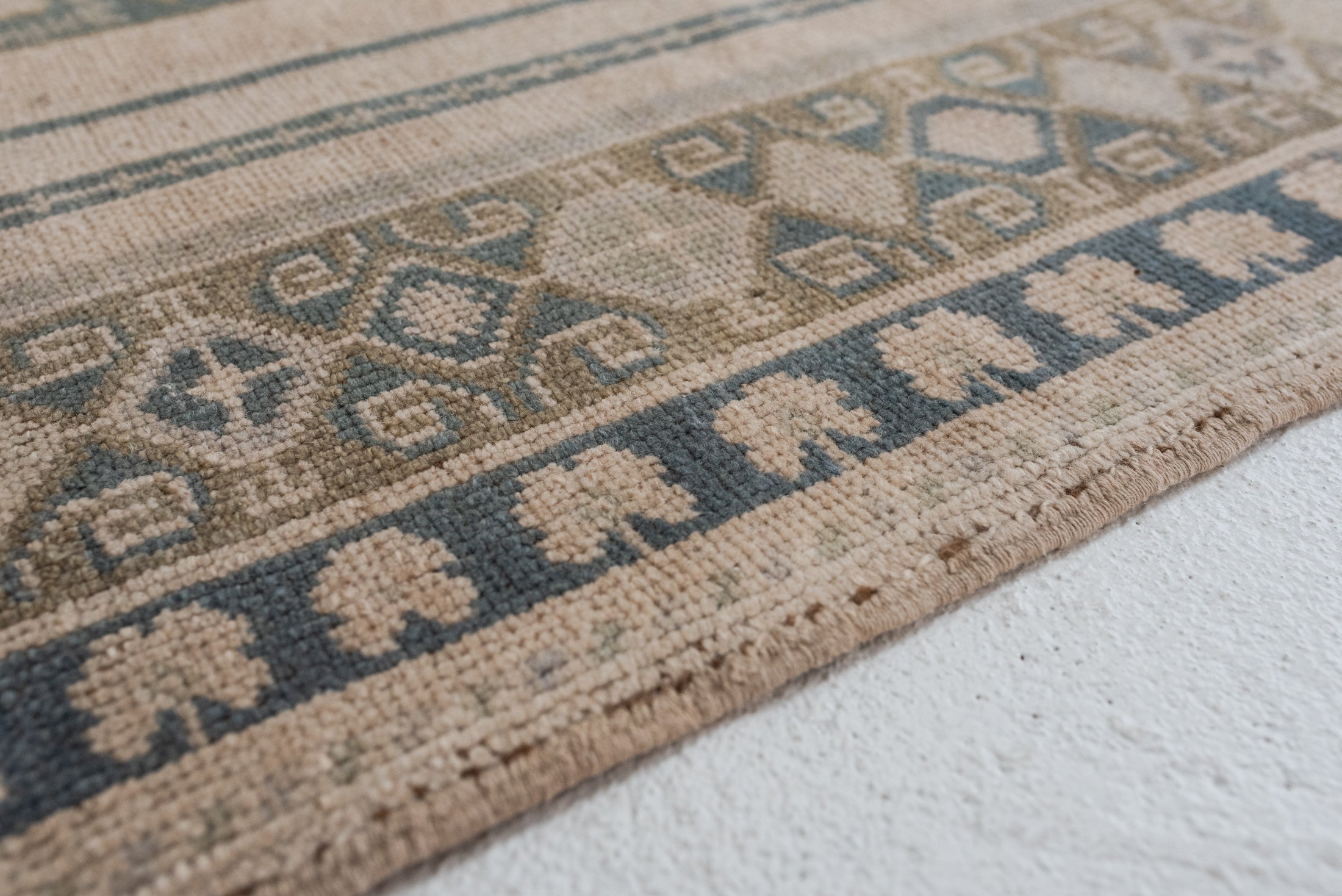 3'7 x 7'0 | Medium Vintage Rug | CE-W-2824