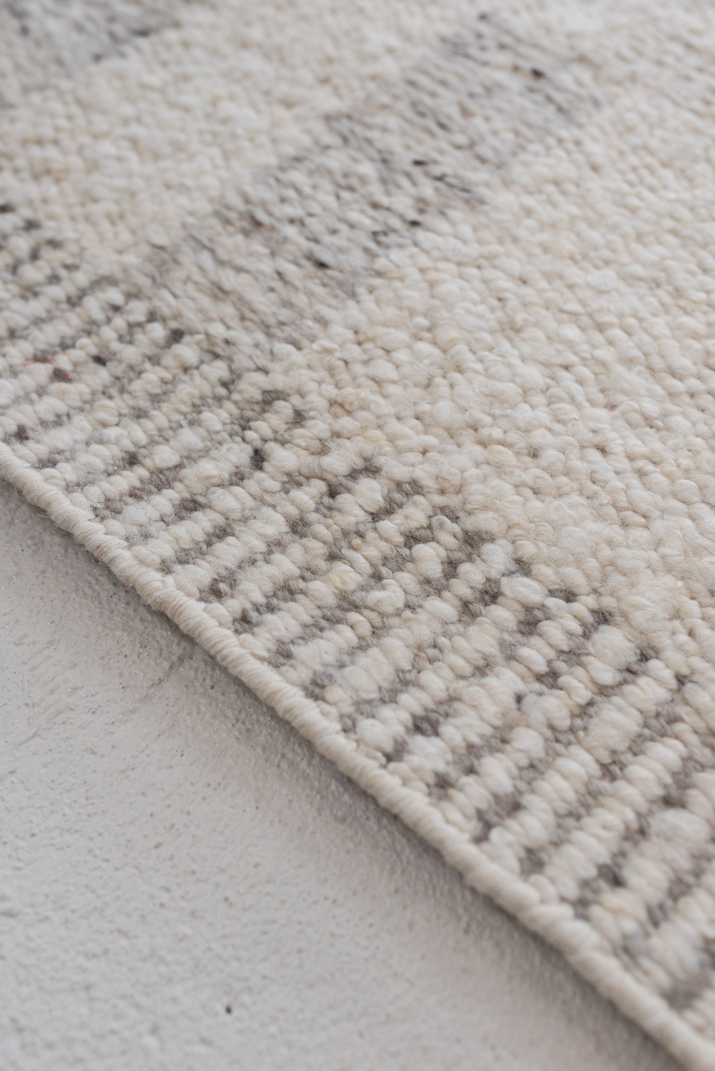 8'9 x 11'6 | Modern Neutral Rug | L-2870 | Also Available in Custom Sizes