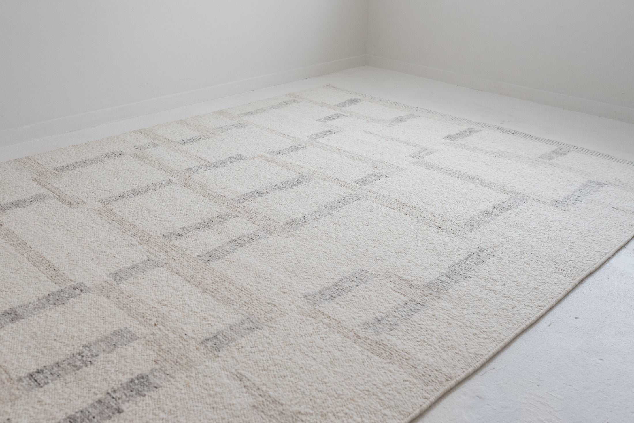 8'9 x 11'6 | Modern Neutral Rug | L-2870 | Also Available in Custom Sizes