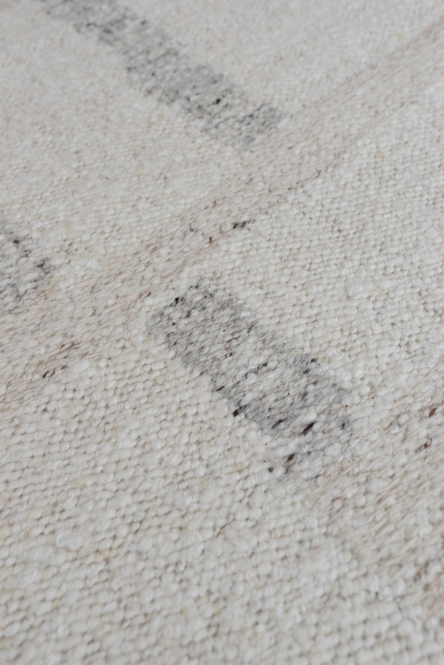 8'9 x 11'6 | Modern Neutral Rug | L-2870 | Also Available in Custom Sizes