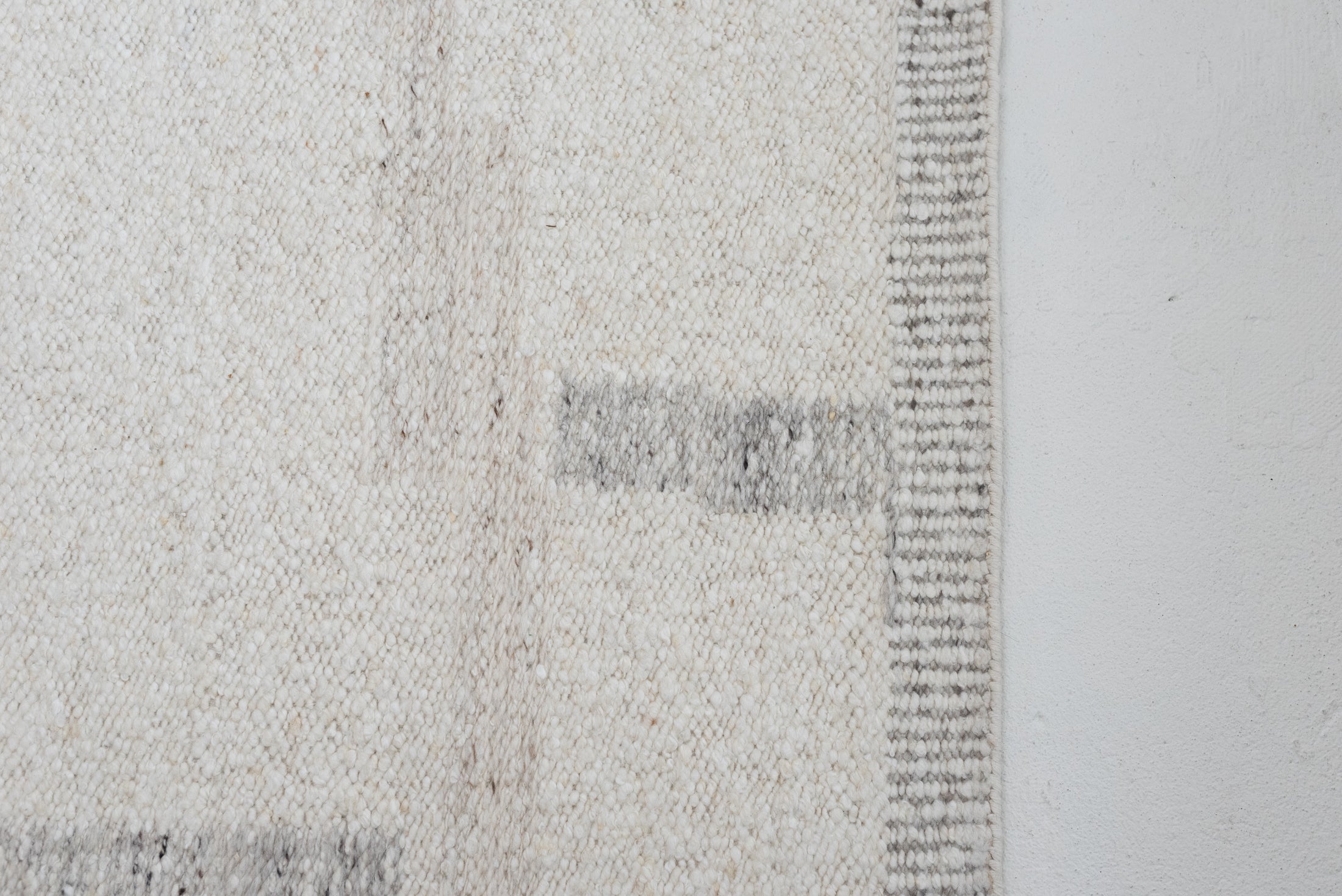 8'9 x 11'6 | Modern Neutral Rug | L-2870 | Also Available in Custom Sizes