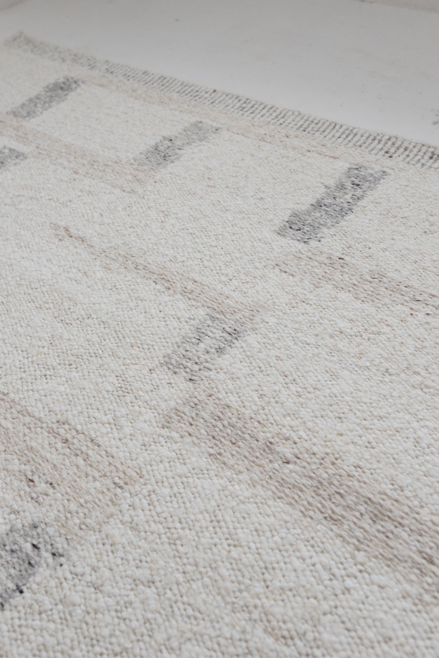 8'9 x 11'6 | Modern Neutral Rug | L-2870 | Also Available in Custom Sizes