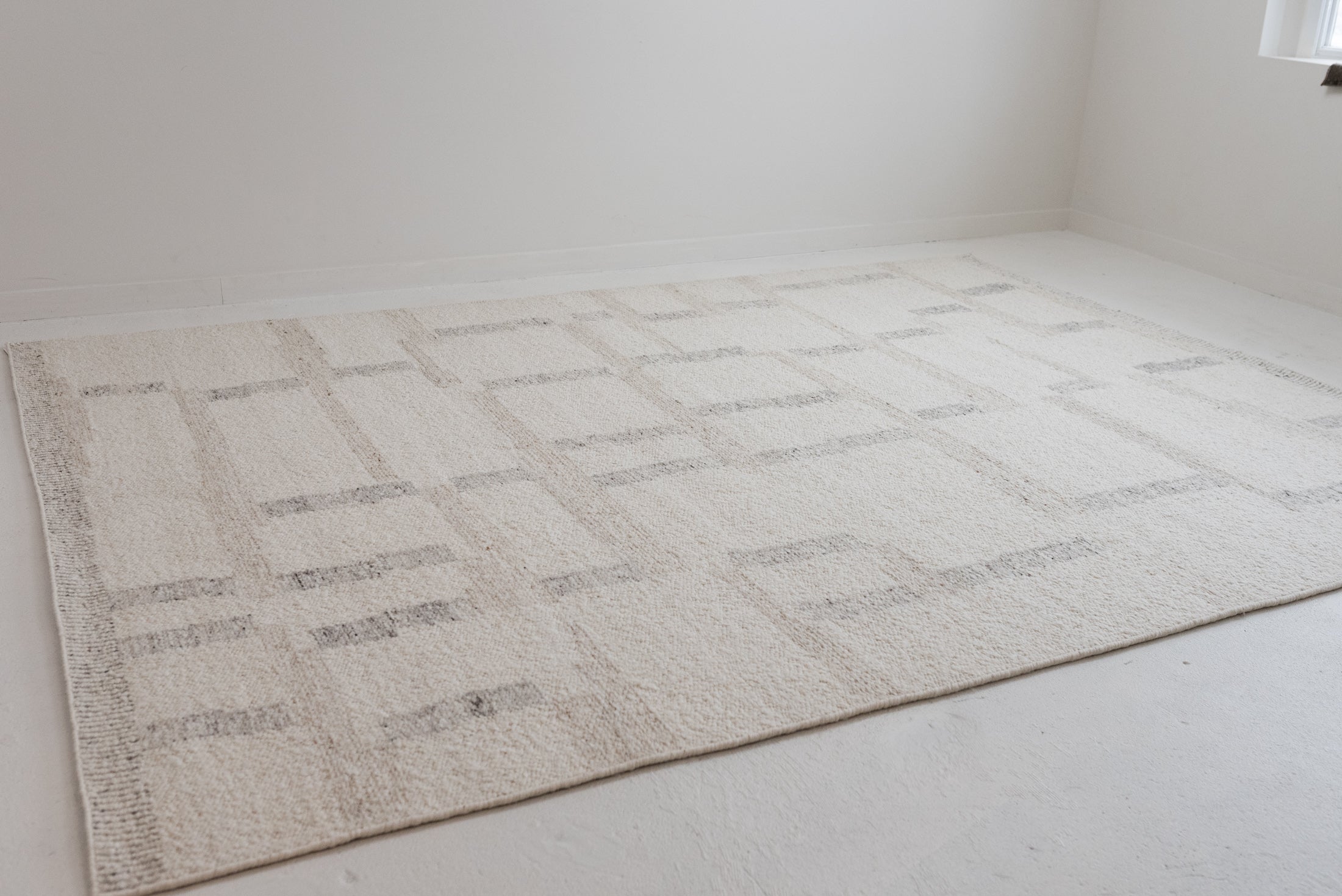 8'9 x 11'6 | Modern Neutral Rug | L-2870 | Also Available in Custom Sizes