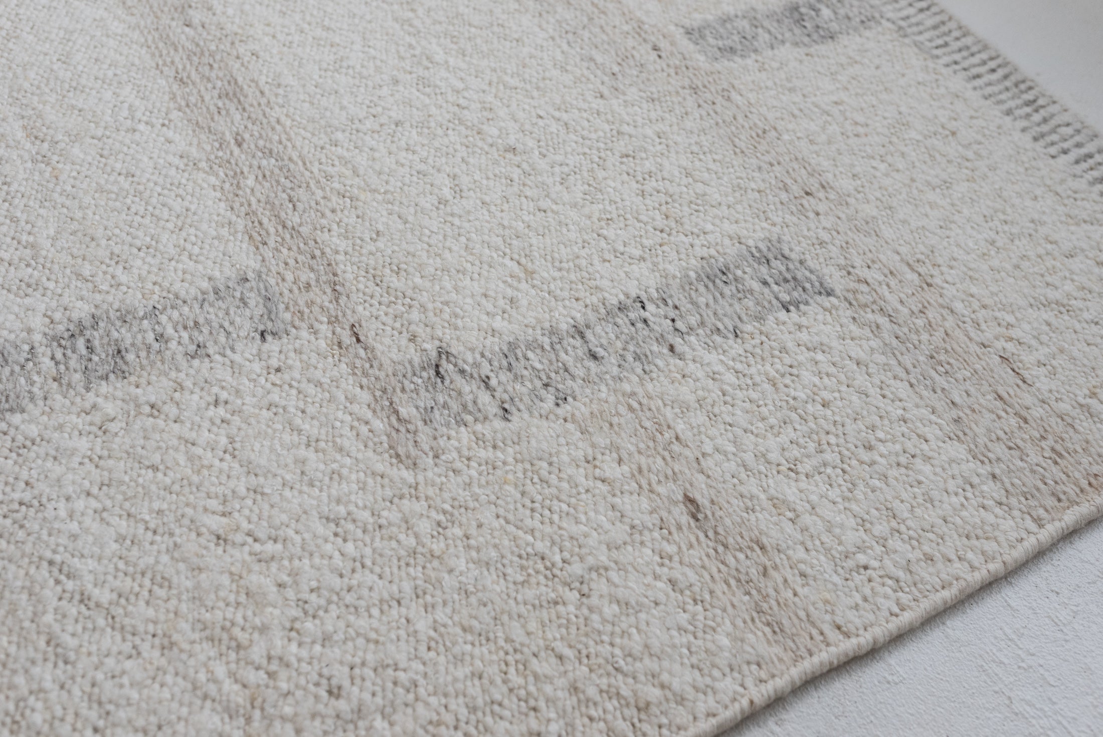 8'9 x 11'6 | Modern Neutral Rug | L-2870 | Also Available in Custom Sizes
