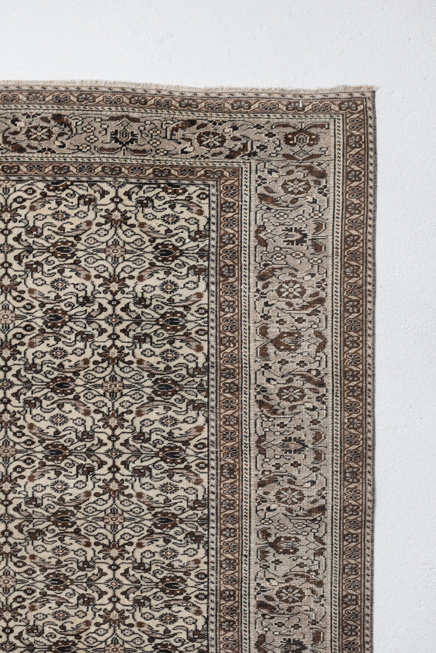 8'0 x 12'3 | Extra Large Brown Vintage Rug | L-2985