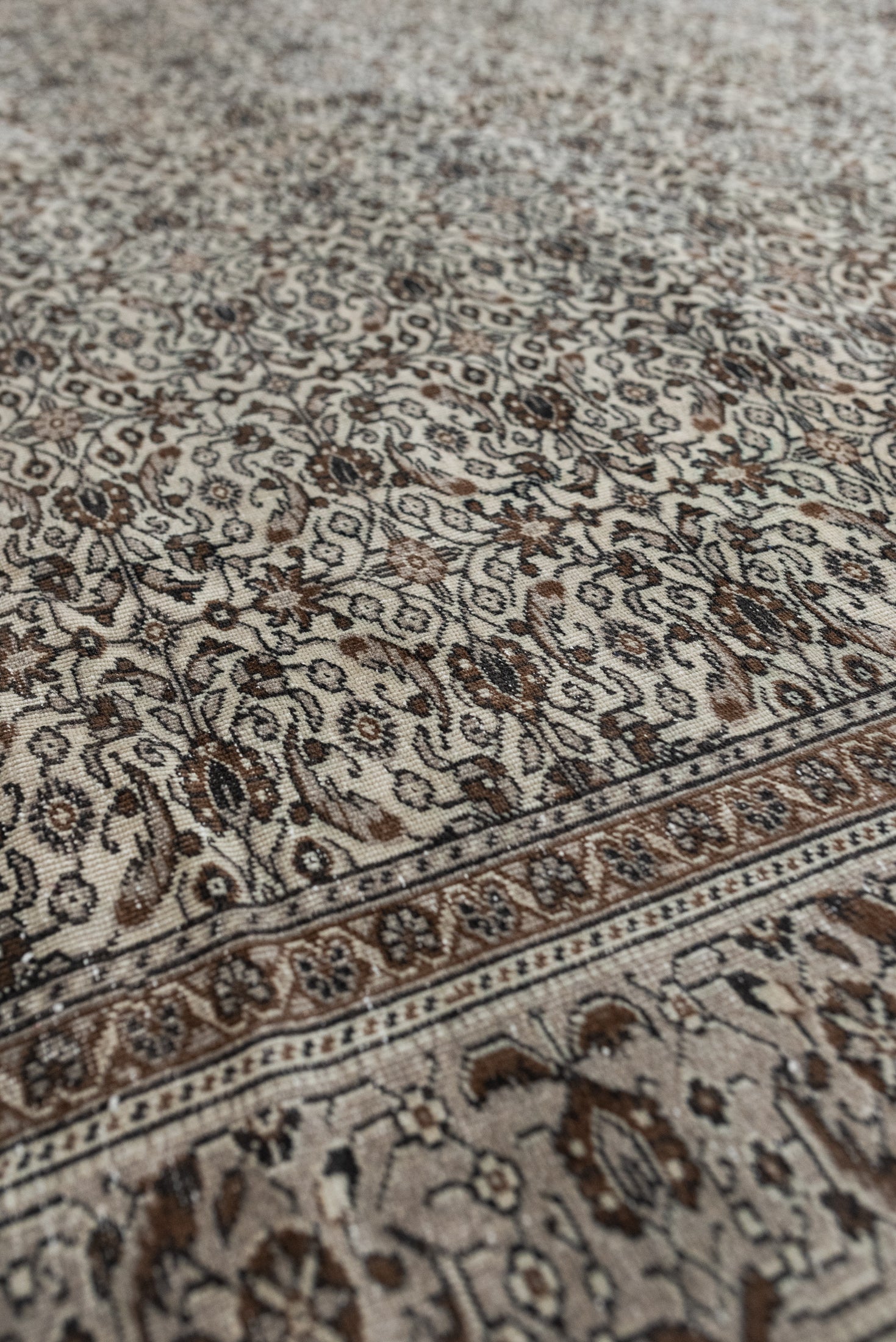 8'0 x 12'3 | Extra Large Brown Vintage Rug | L-2985