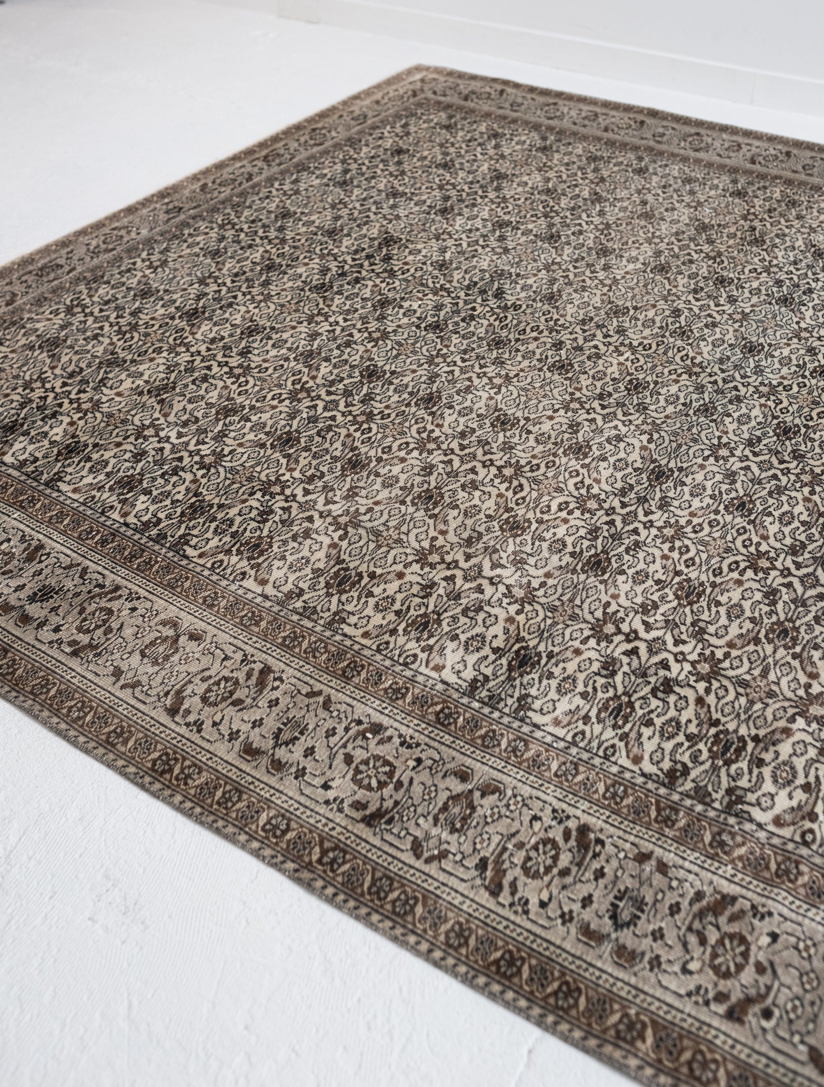 8'0 x 12'3 | Extra Large Brown Vintage Rug | L-2985