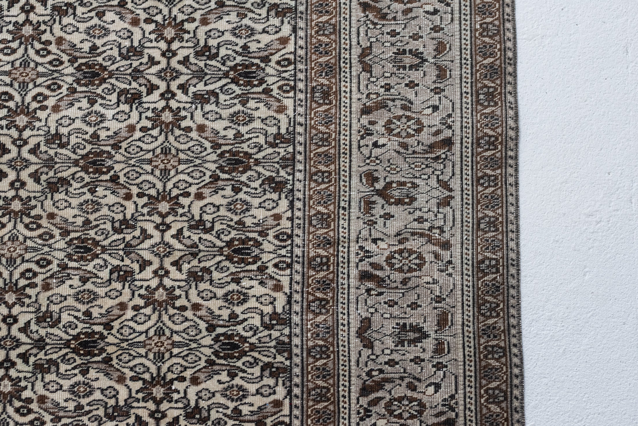 8'0 x 12'3 | Extra Large Brown Vintage Rug | L-2985