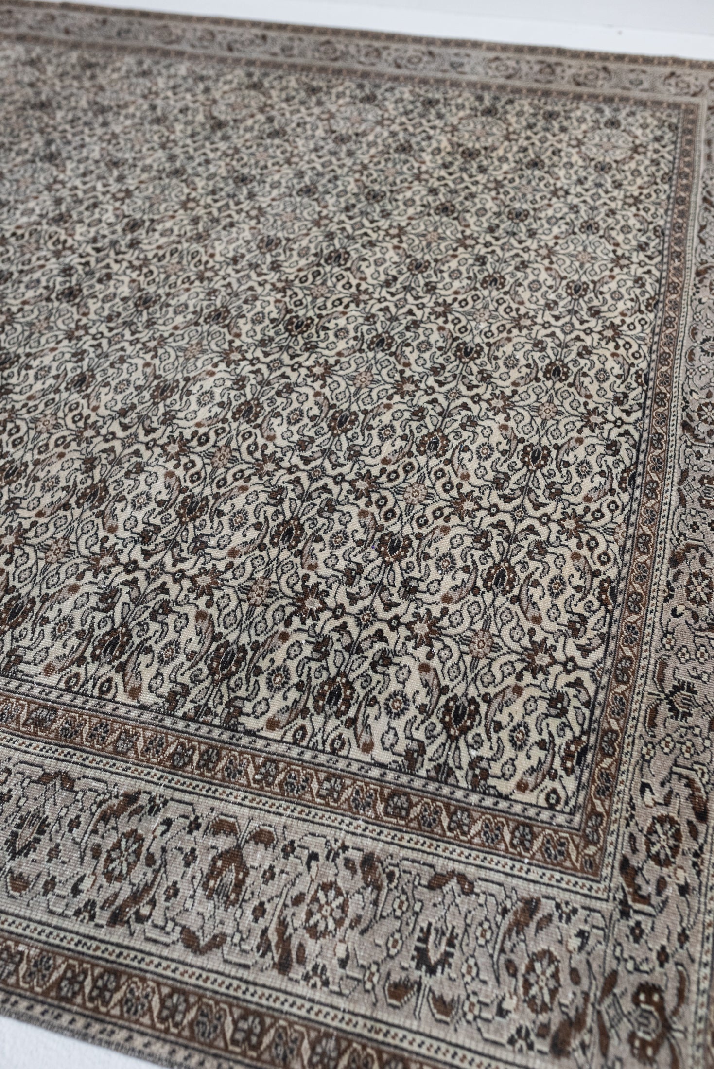 8'0 x 12'3 | Extra Large Brown Vintage Rug | L-2985