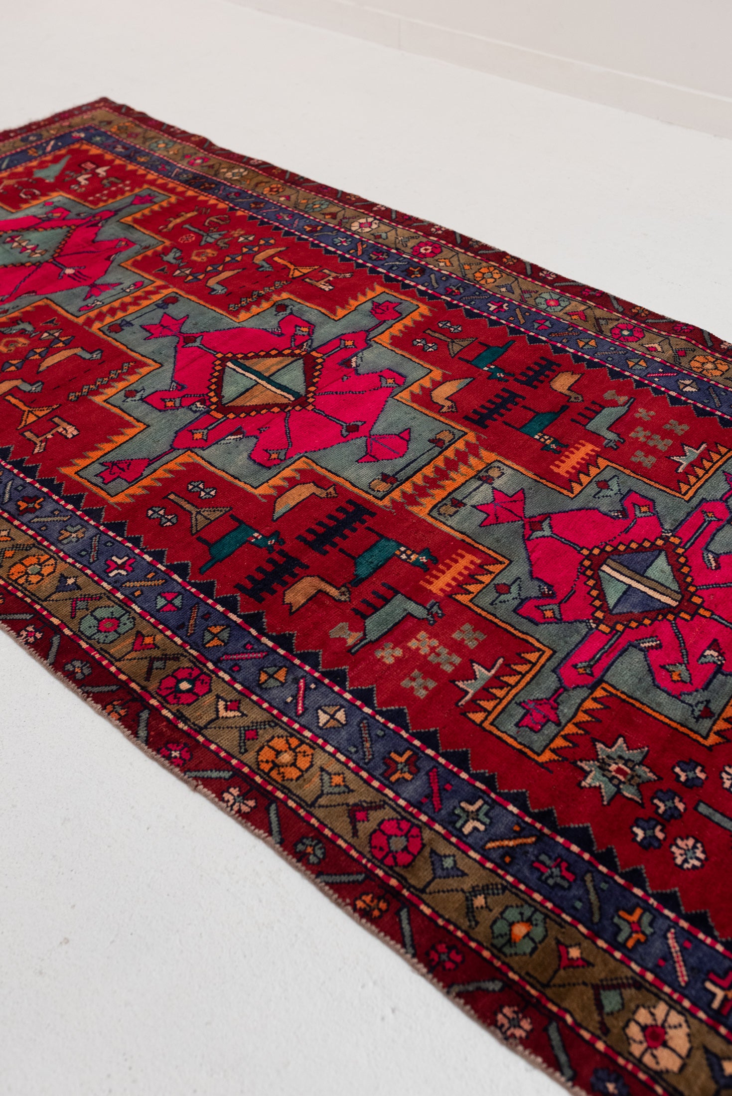 4'4 x 11'3 | Wide Colorful Vintage Runner | R-3016