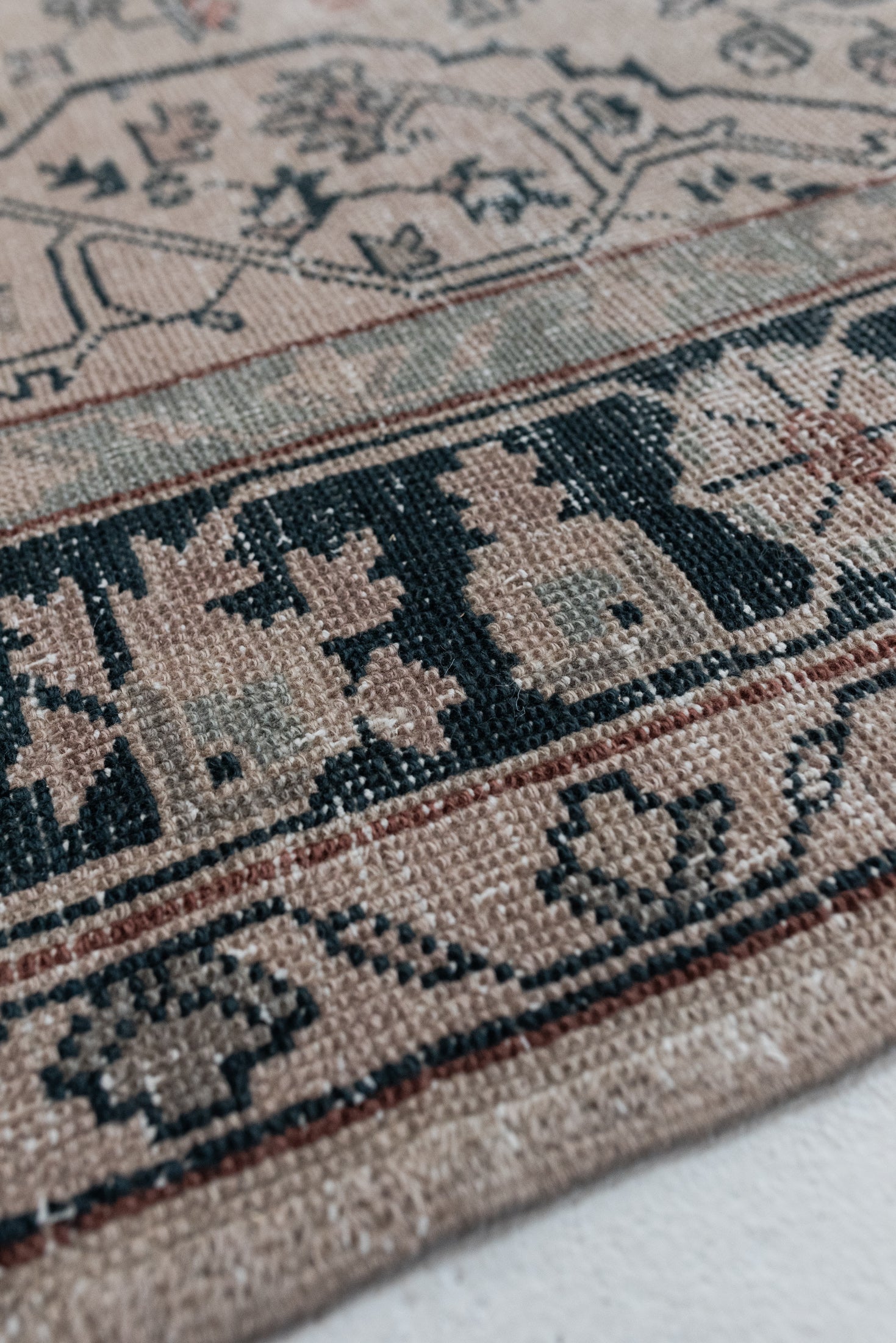 8'8 x 11'10 | Large Vintage Malayer | L-3078