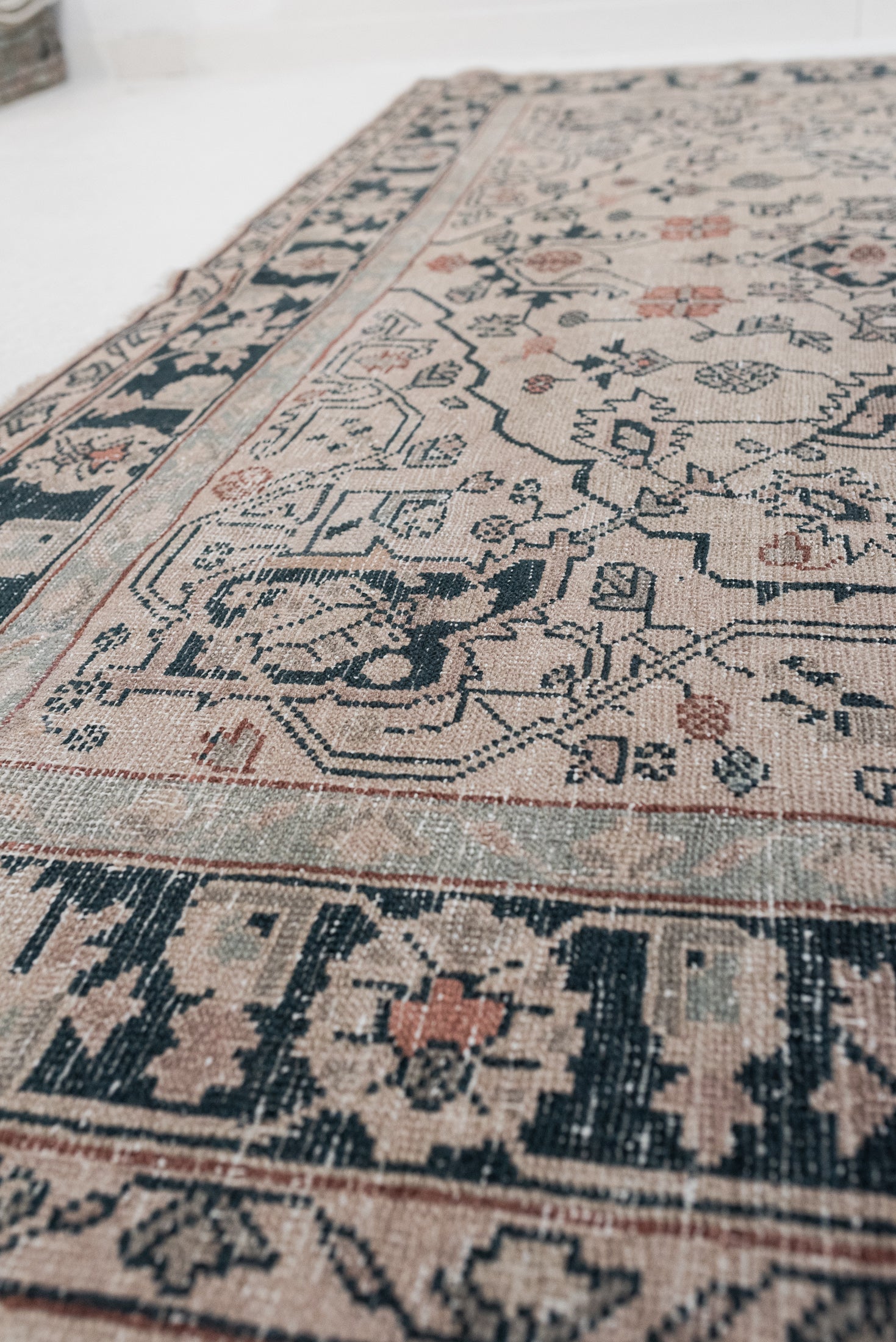 8'8 x 11'10 | Large Vintage Malayer | L-3078
