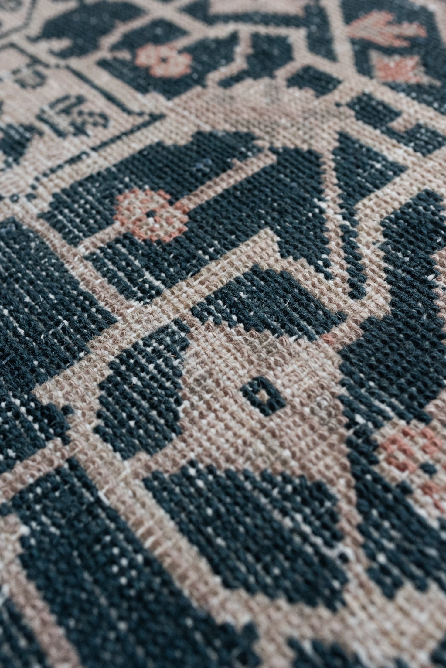 8'8 x 11'10 | Large Vintage Malayer | L-3078