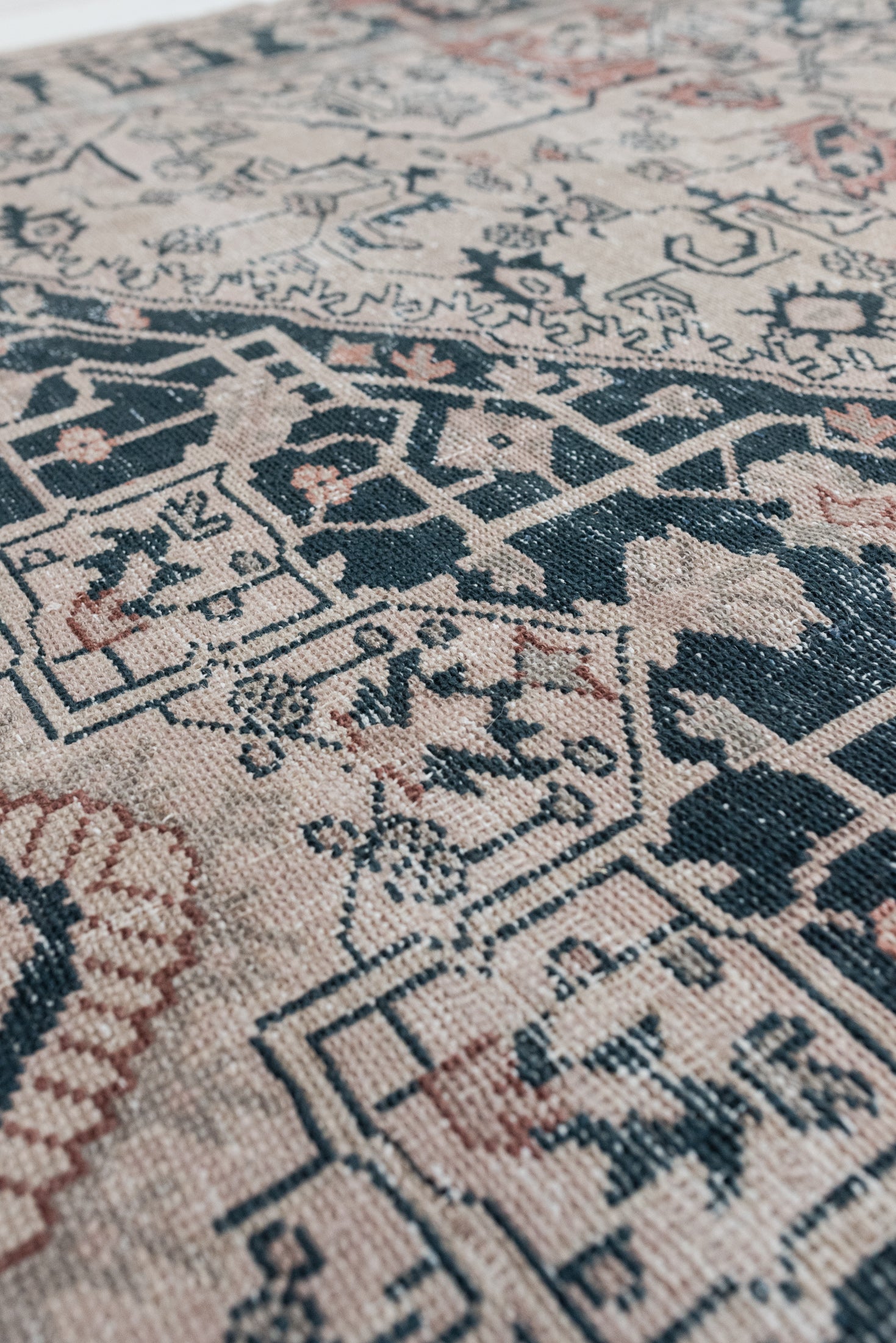 8'8 x 11'10 | Large Vintage Malayer | L-3078