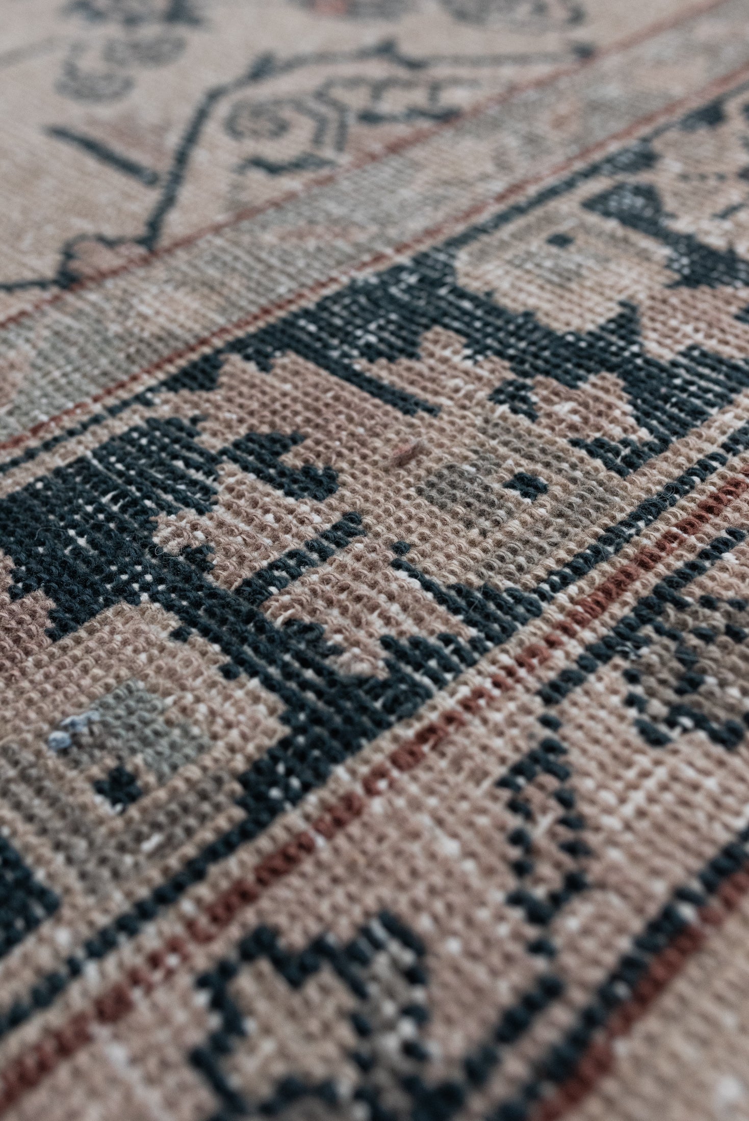 8'8 x 11'10 | Large Vintage Malayer | L-3078