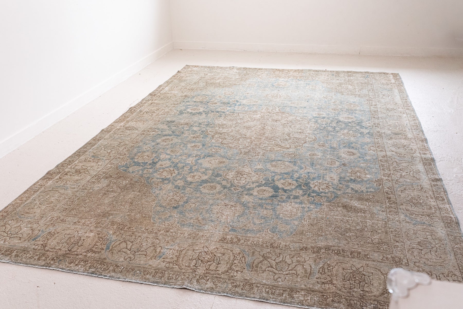 7'9 x 11'5 | Large Blue & Camel Tabriz | D-2641