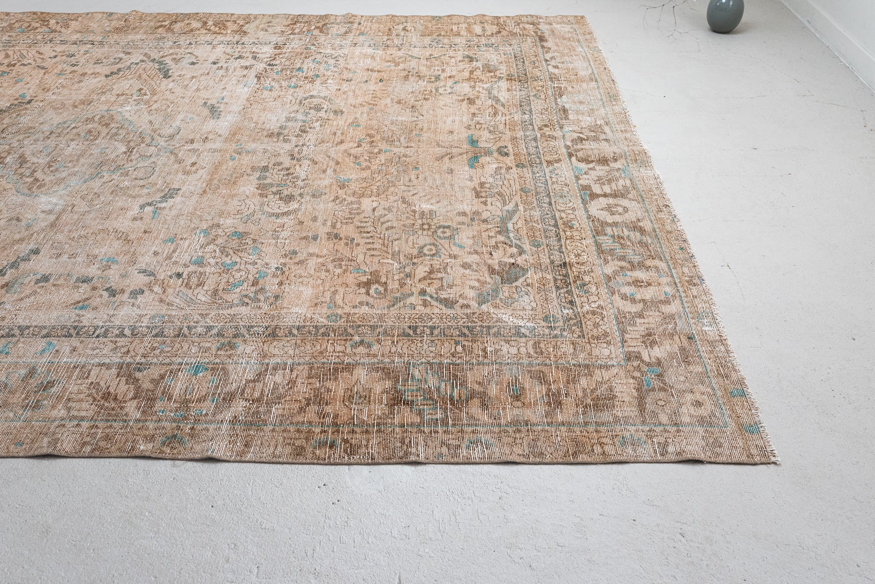 9'6 x 12'3 | Extra Large Vintage Lillian | CA-L-2631