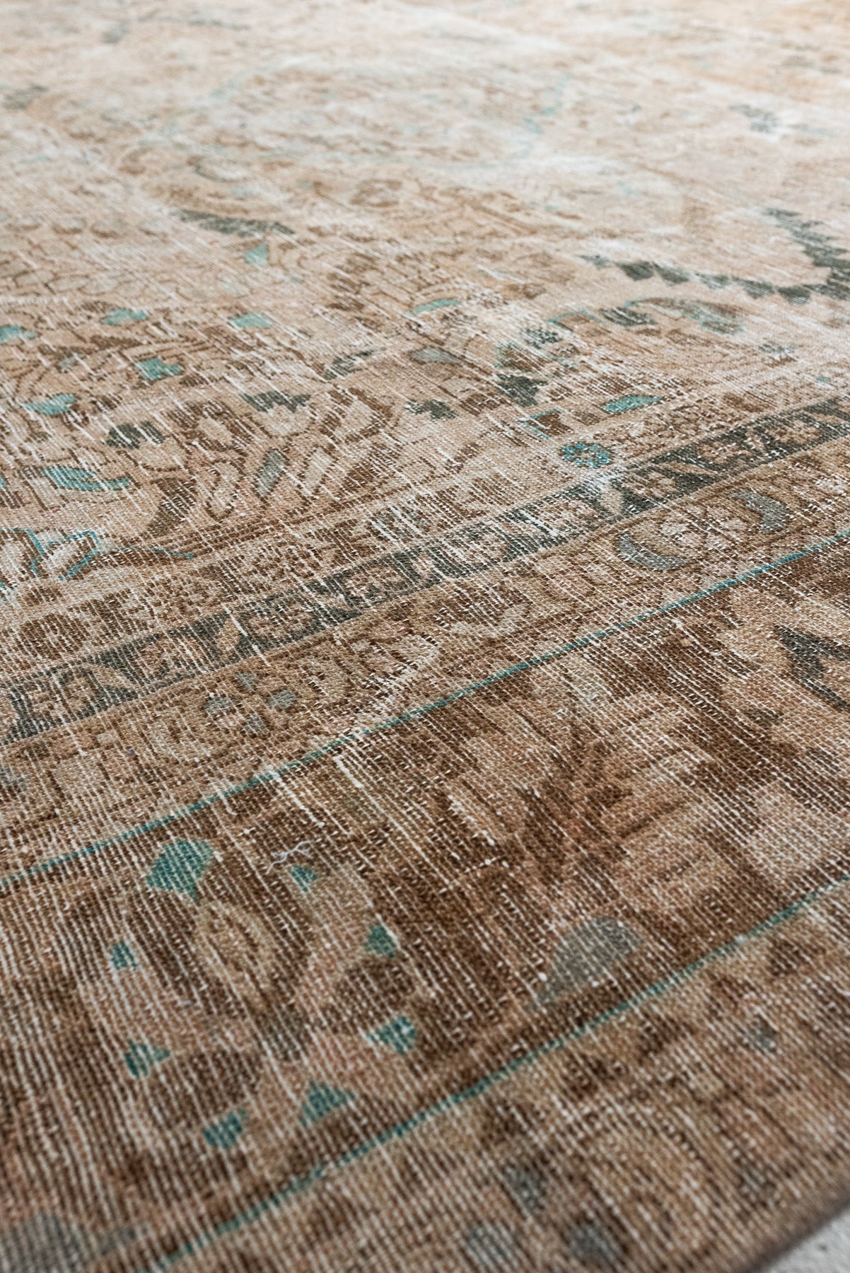 9'6 x 12'3 | Extra Large Vintage Lillian | CA-L-2631