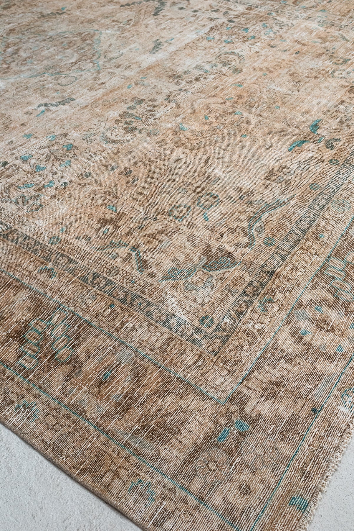 9'6 x 12'3 | Extra Large Vintage Lillian | CA-L-2631
