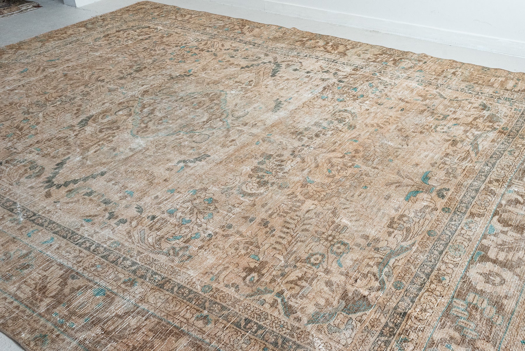 9'6 x 12'3 | Extra Large Vintage Lillian | CA-L-2631