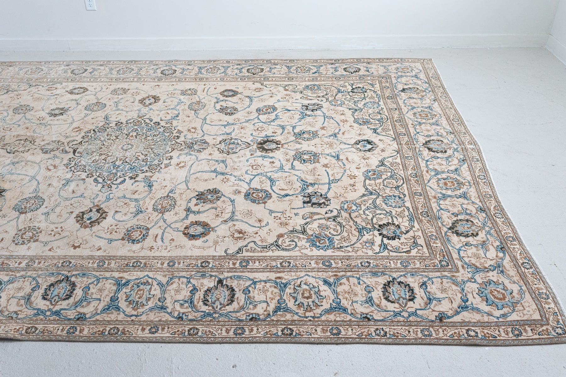 8'7 x 12'4 | Extra Large Ivory Meshed | CA-L-2626