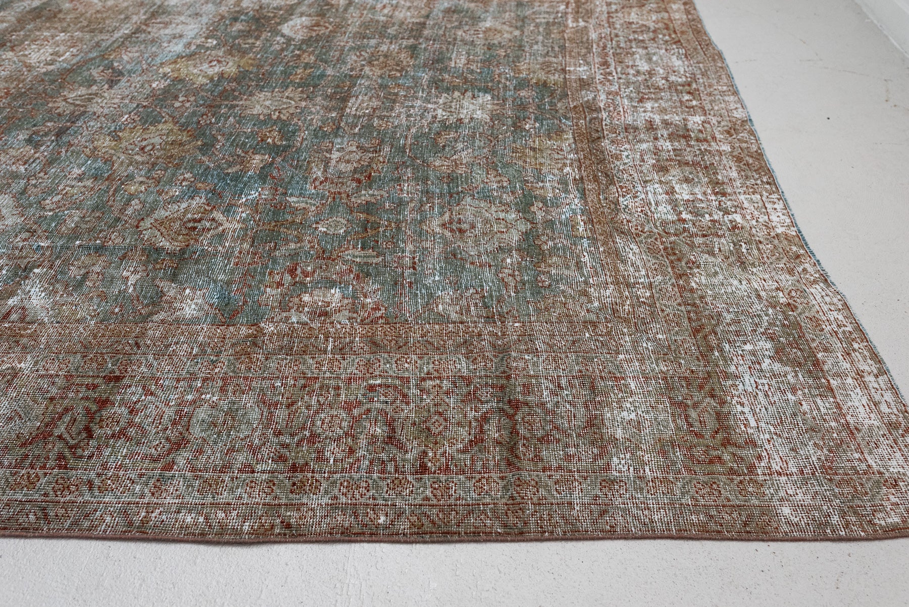 8'10 x 13'0 | Extra Large Blue Distressed Mahal | L-2653