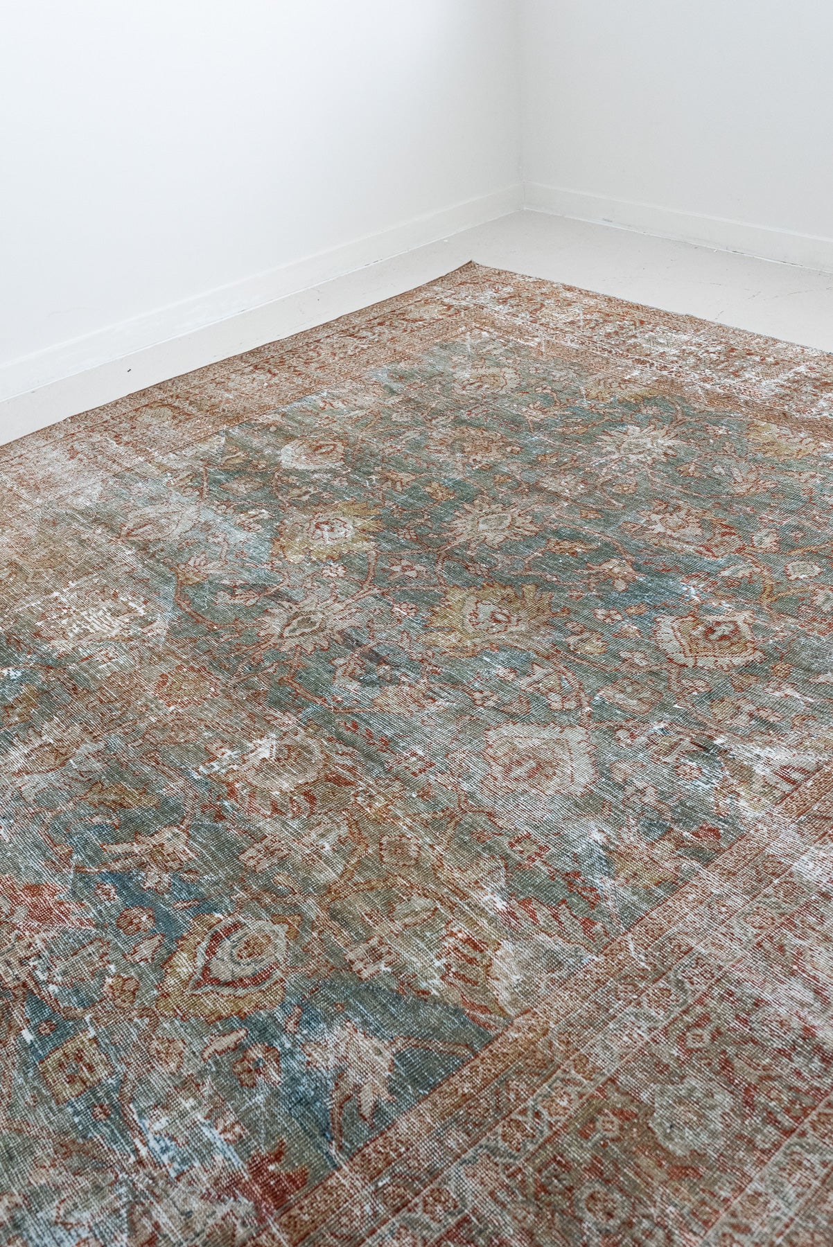 8'10 x 13'0 | Extra Large Blue Distressed Mahal | L-2653
