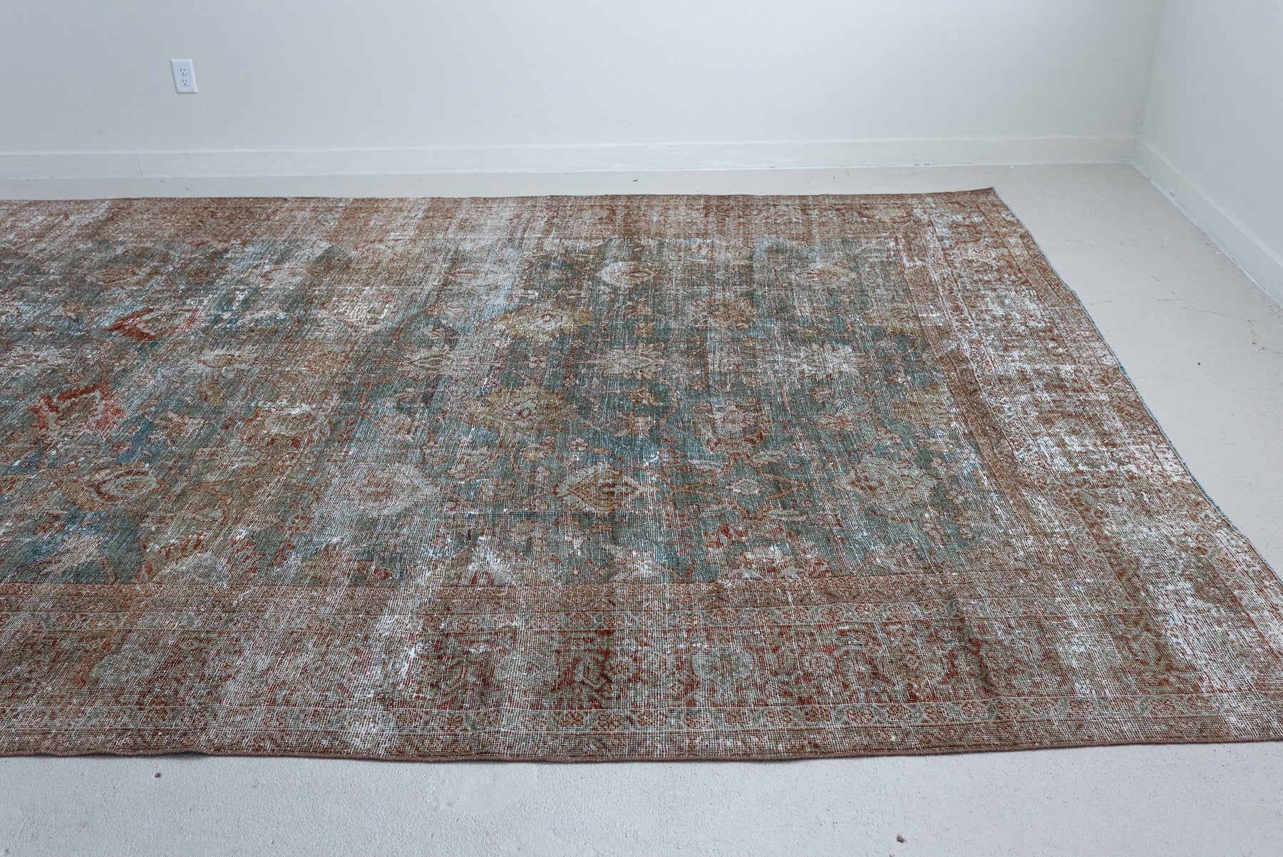 8'10 x 13'0 | Extra Large Blue Distressed Mahal | L-2653