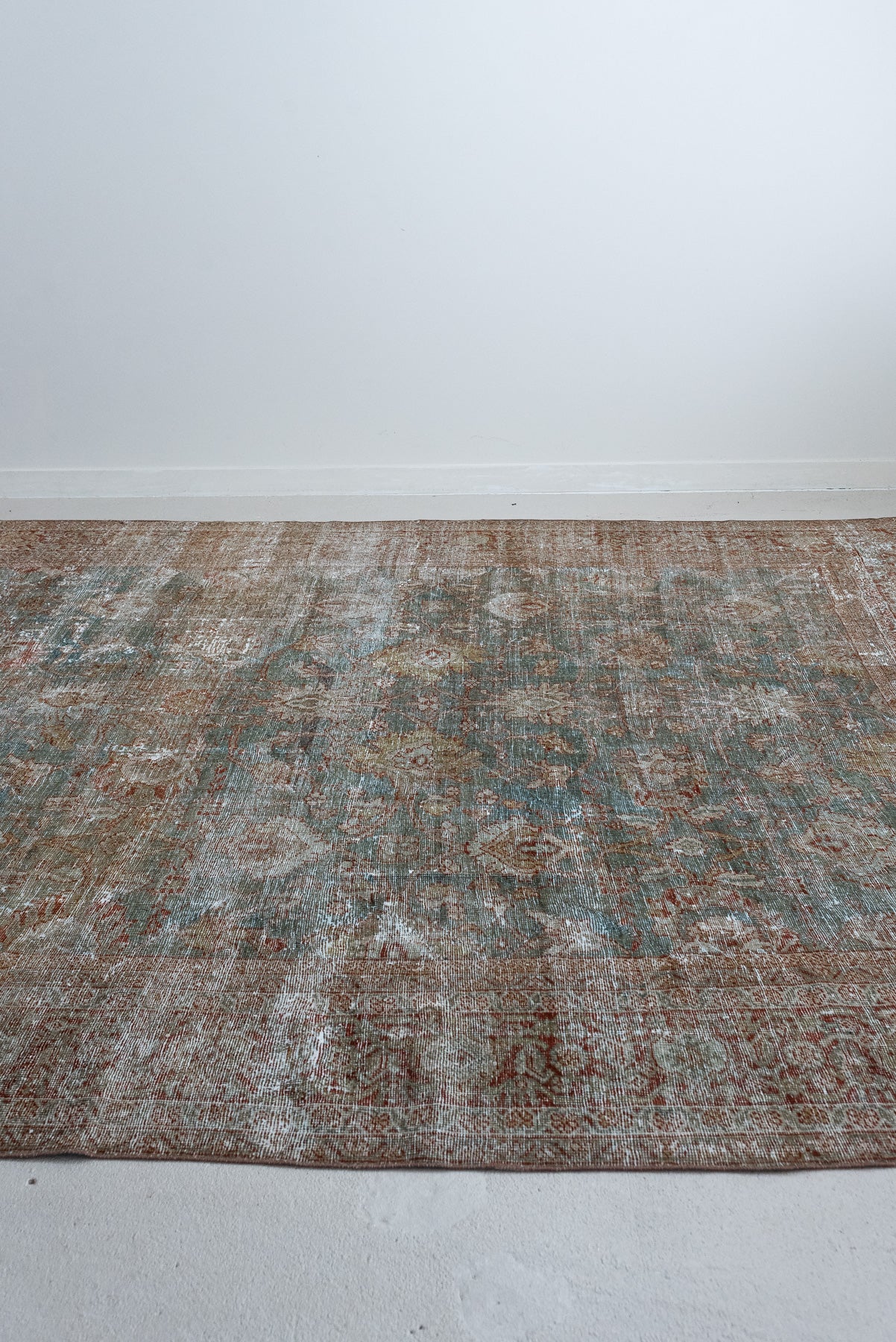 8'10 x 13'0 | Extra Large Blue Distressed Mahal | L-2653