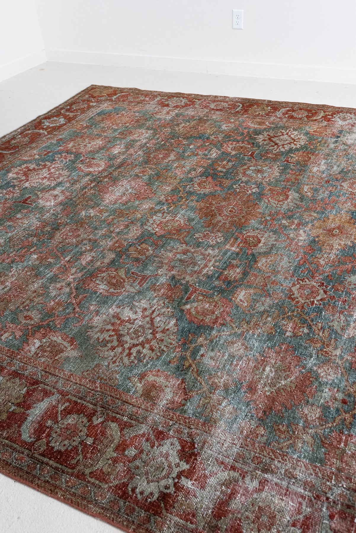 8'8 x 11'5 | Blue and Blush Mahal | M-2654