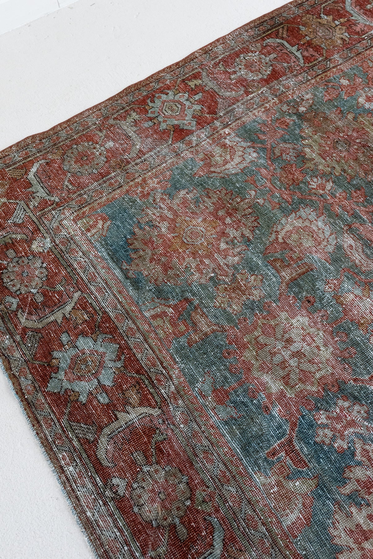 8'8 x 11'5 | Blue and Blush Mahal | M-2654