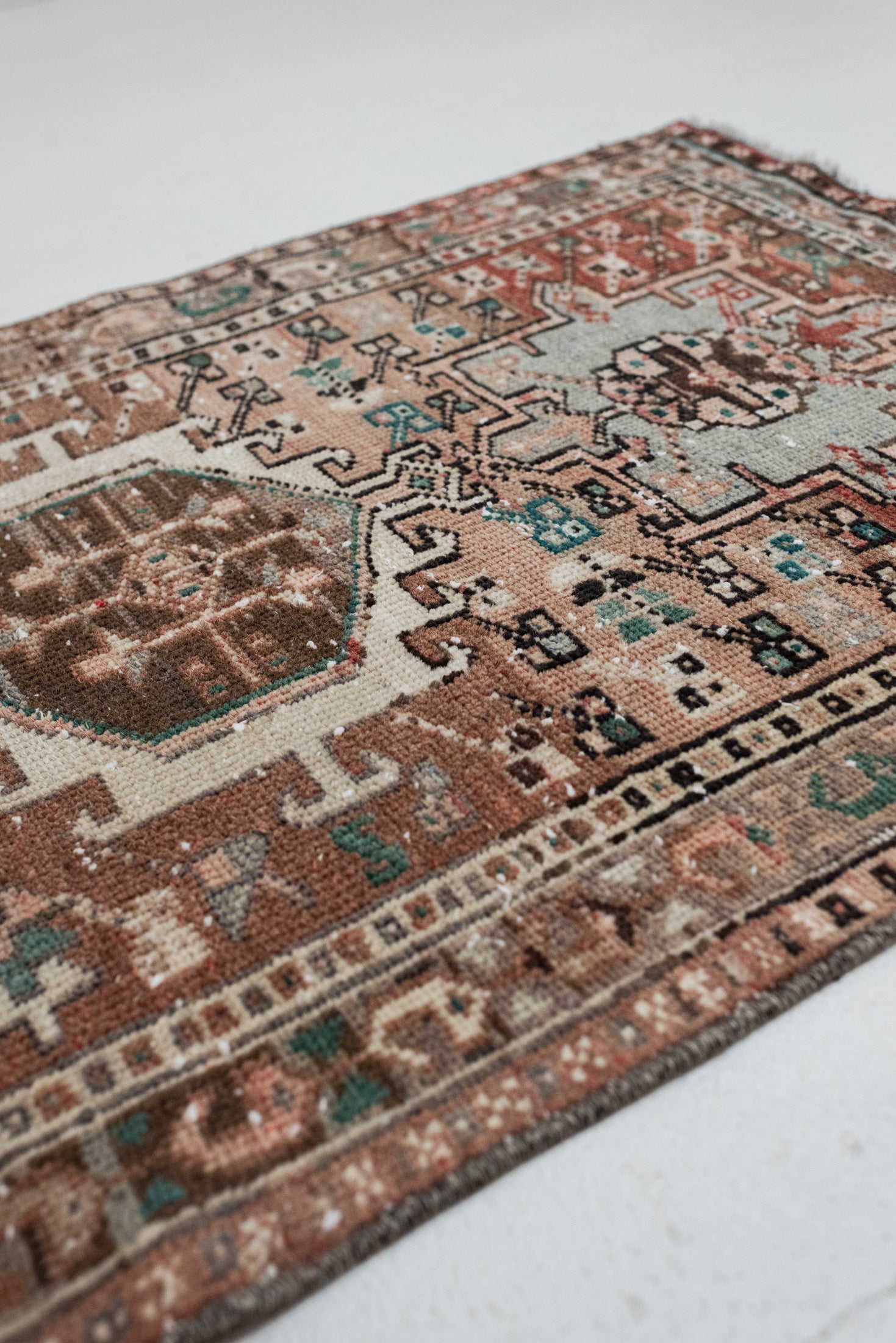 2'3 x 6'2 | Small Skinny Vintage Runner | R-3225