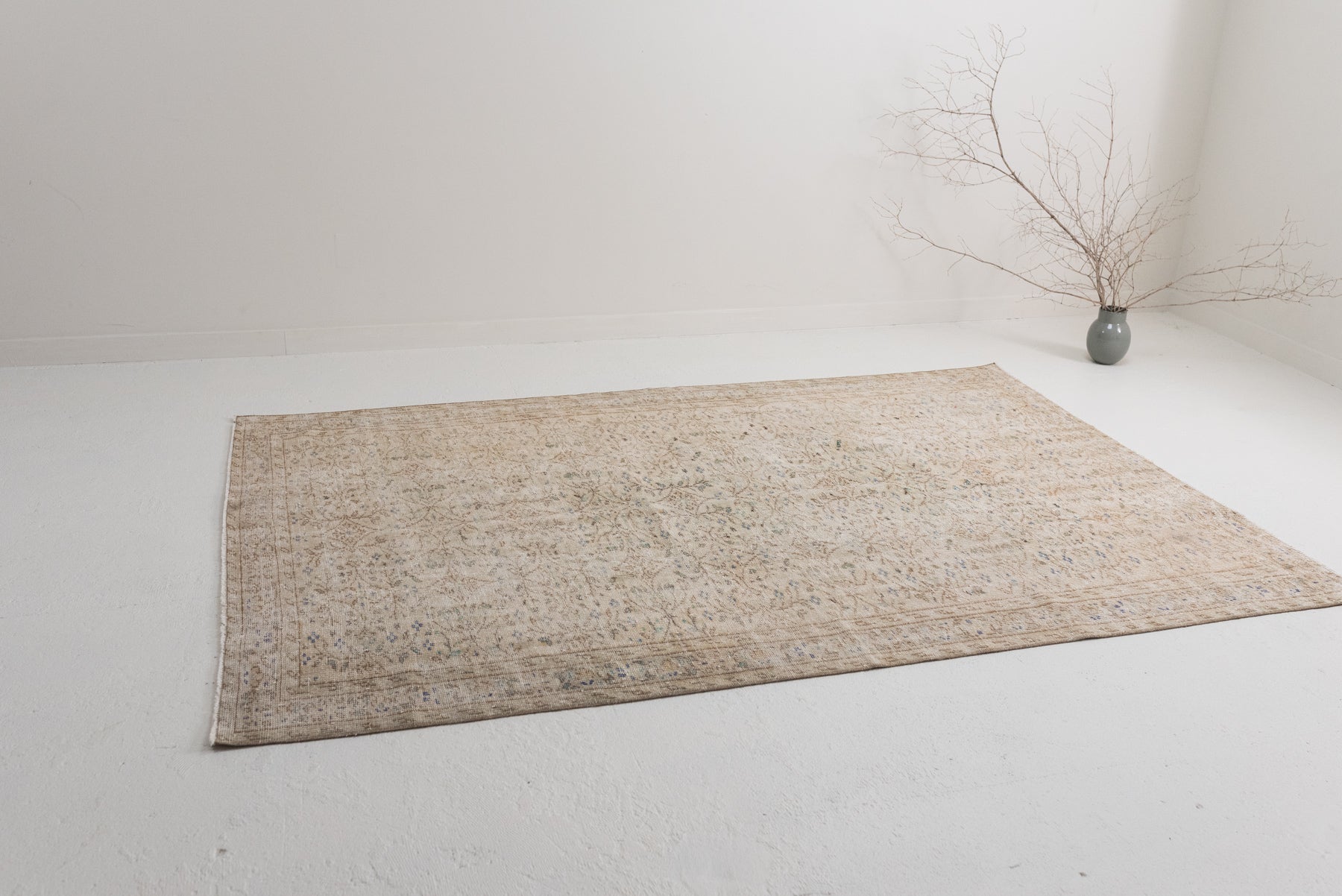 5'10 x 8'9 | Light Oushak | B-2759