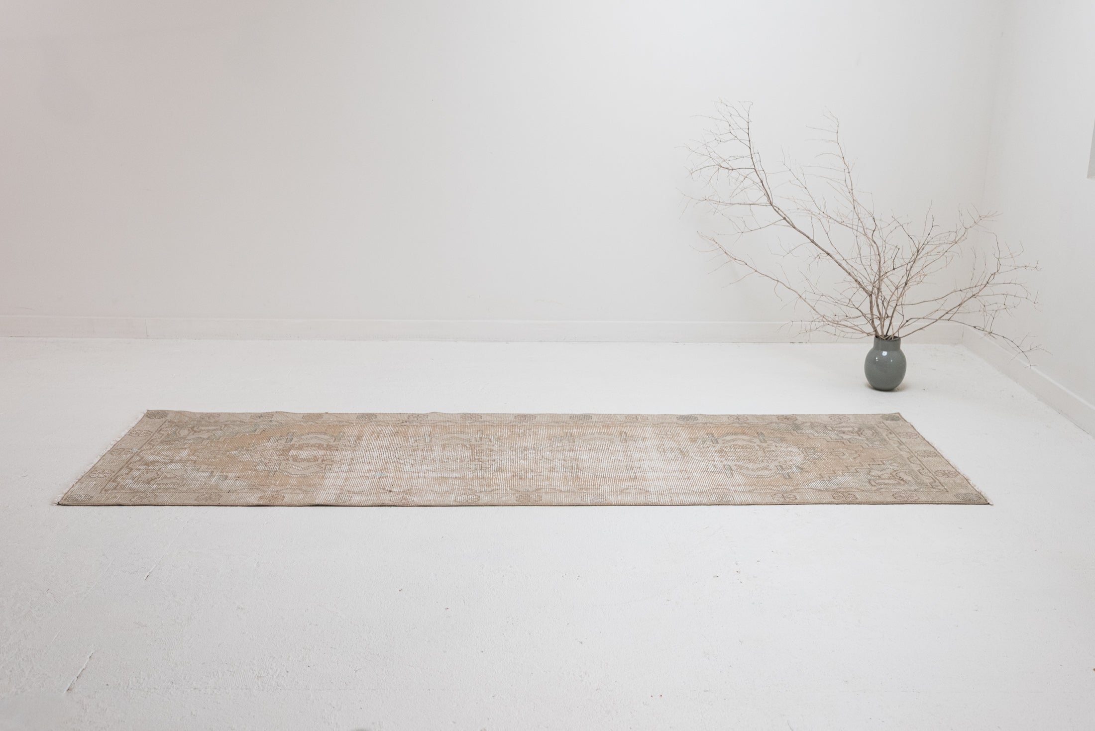 2'9 x 9'0 | R-3302