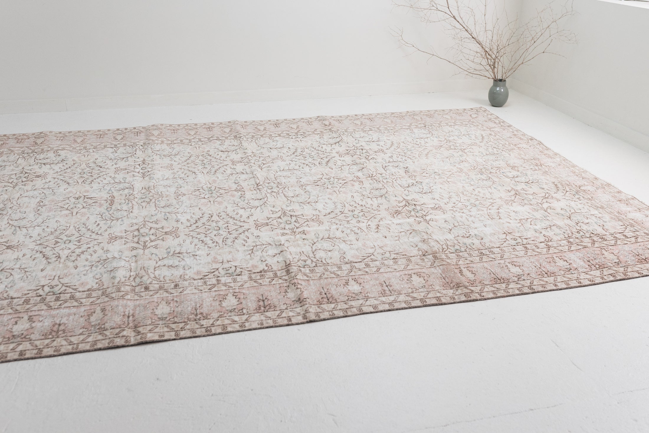 8'7 x 12'4 | Extral Large Nuetral Oushak | M-620