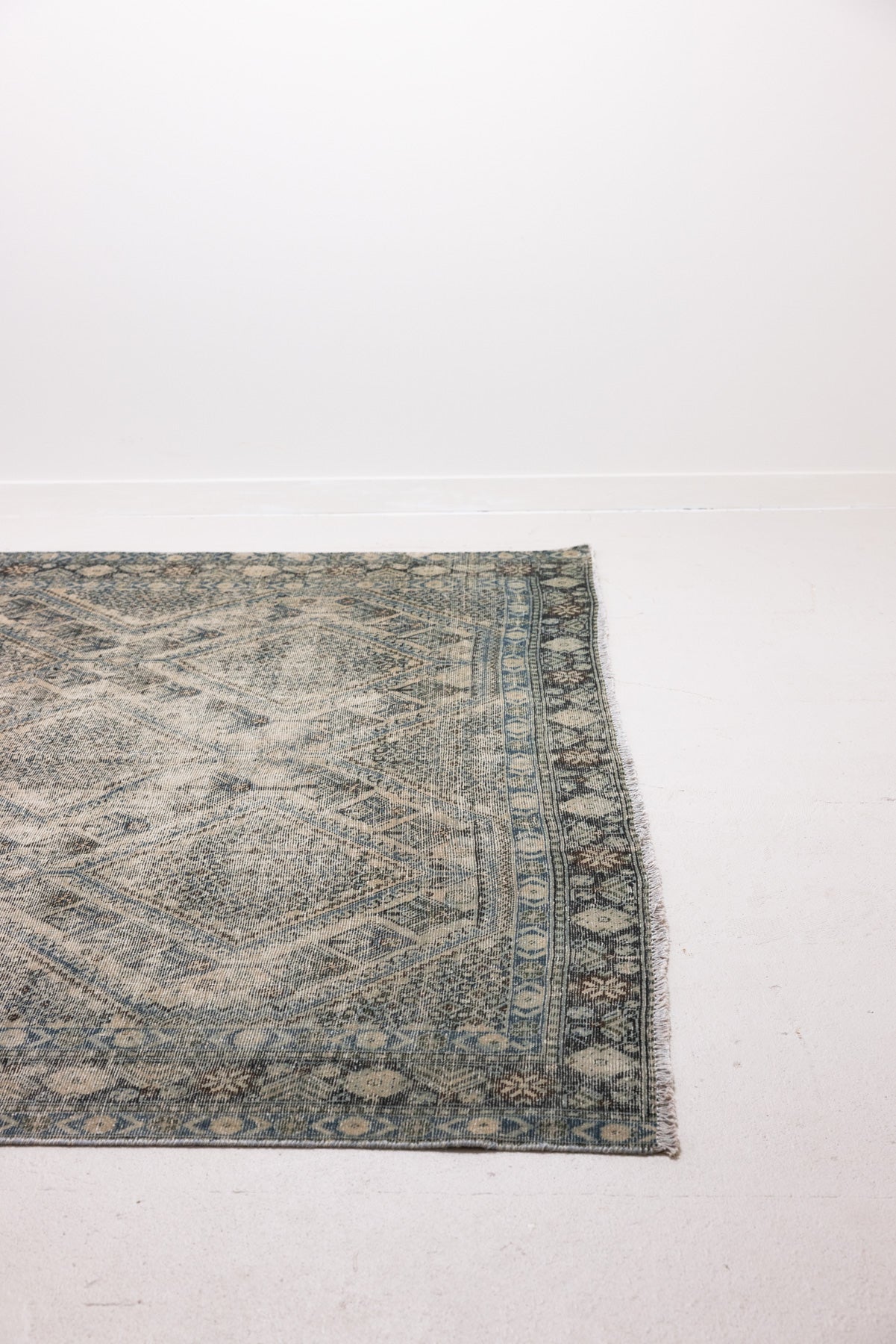 7'10 x 11'4 | Distressed Malayer | D-2170