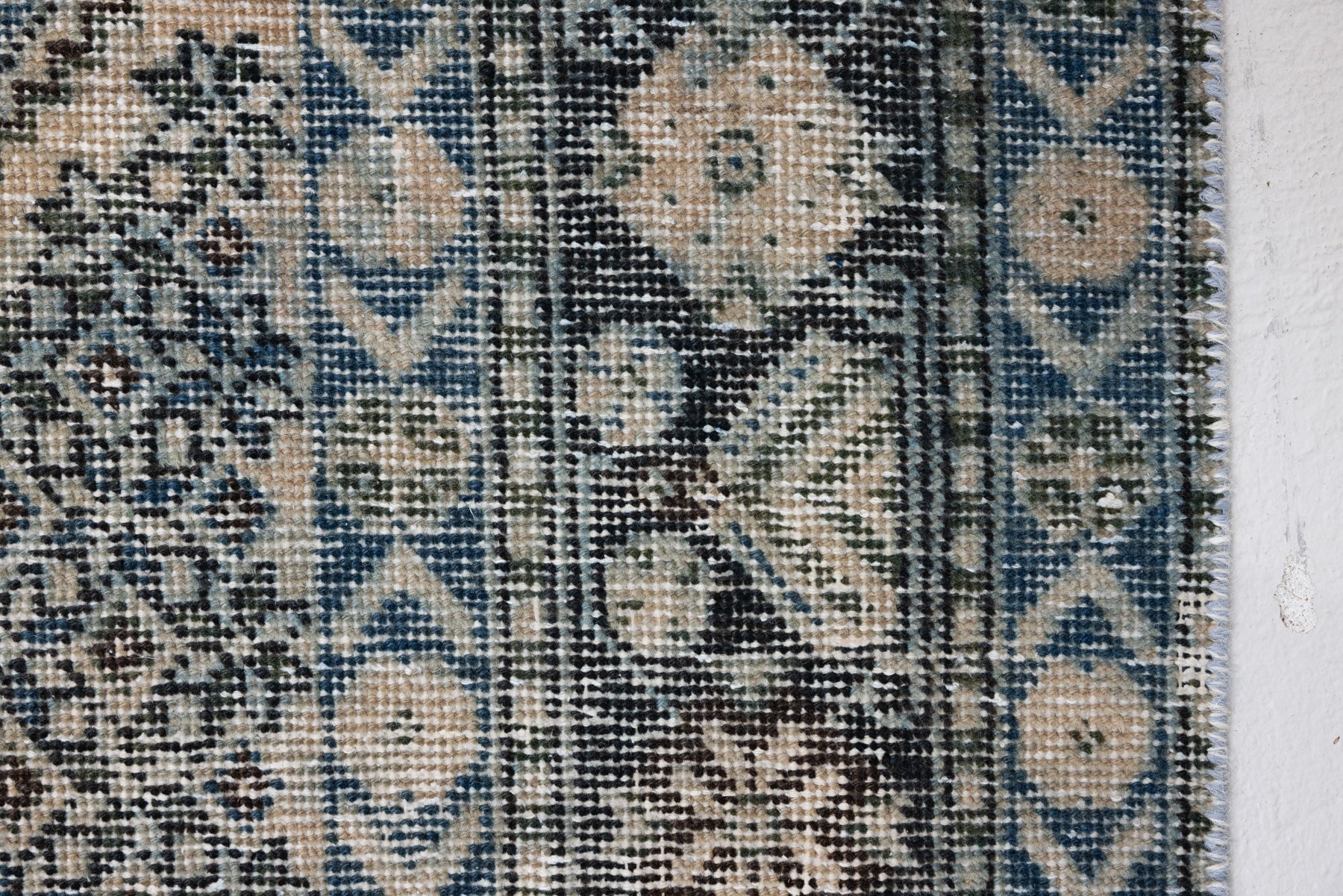 7'10 x 11'4 | Distressed Malayer | D-2170