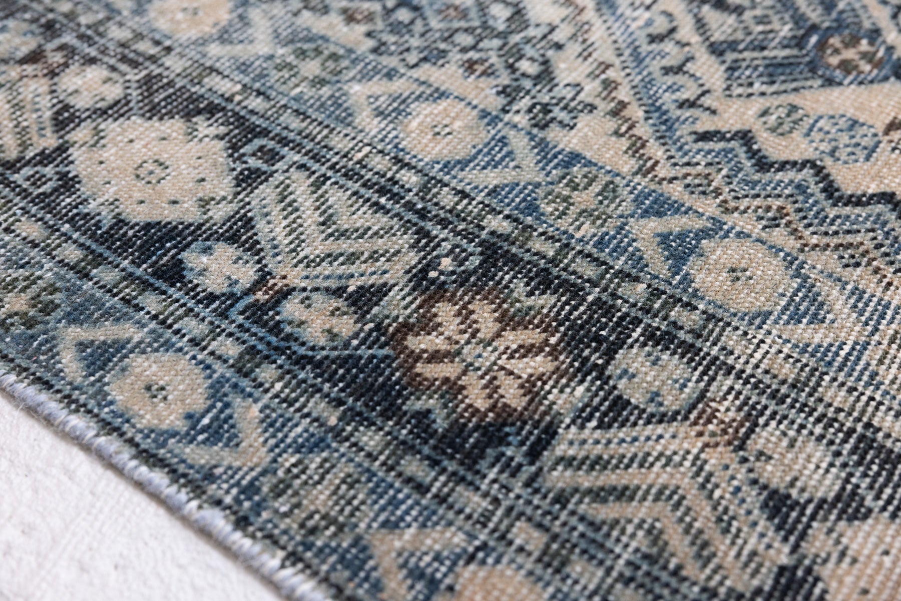 7'10 x 11'4 | Distressed Malayer | D-2170