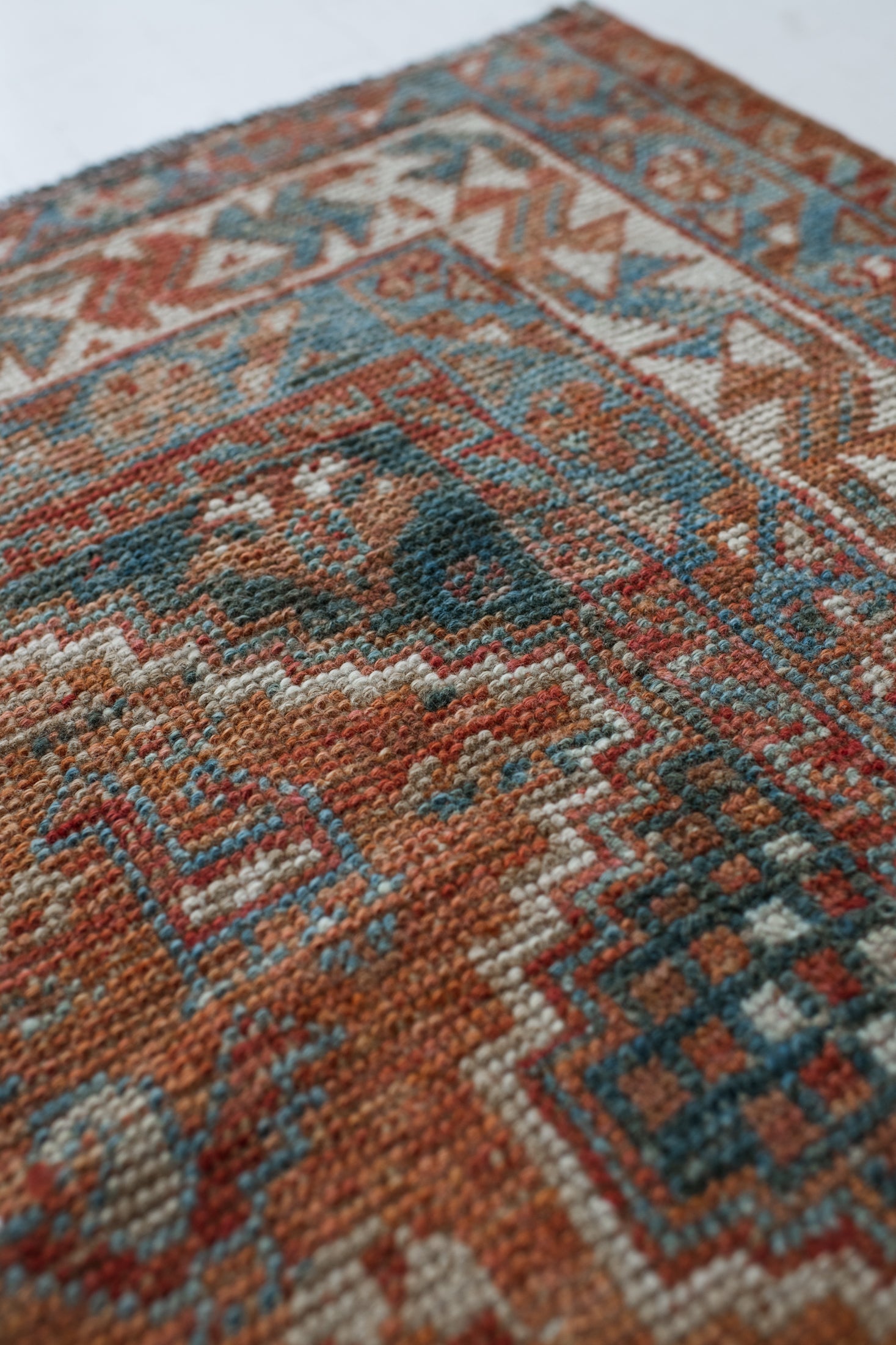 5'2 x 6'7 | Vintage Shiraz | Designers W-046