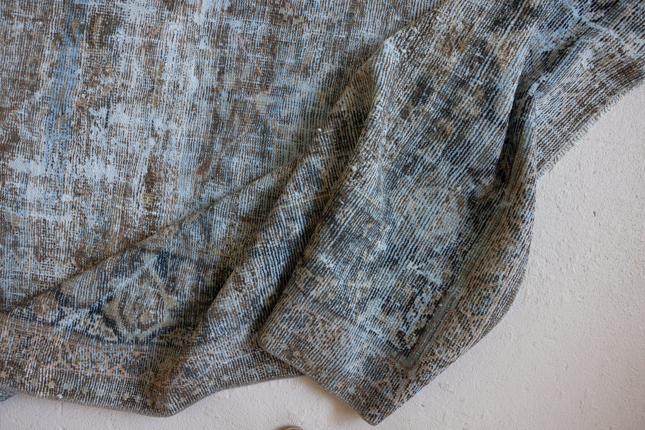 8'6 x 12'0 | Blue Distressed Antique Mahal | Designers M-481