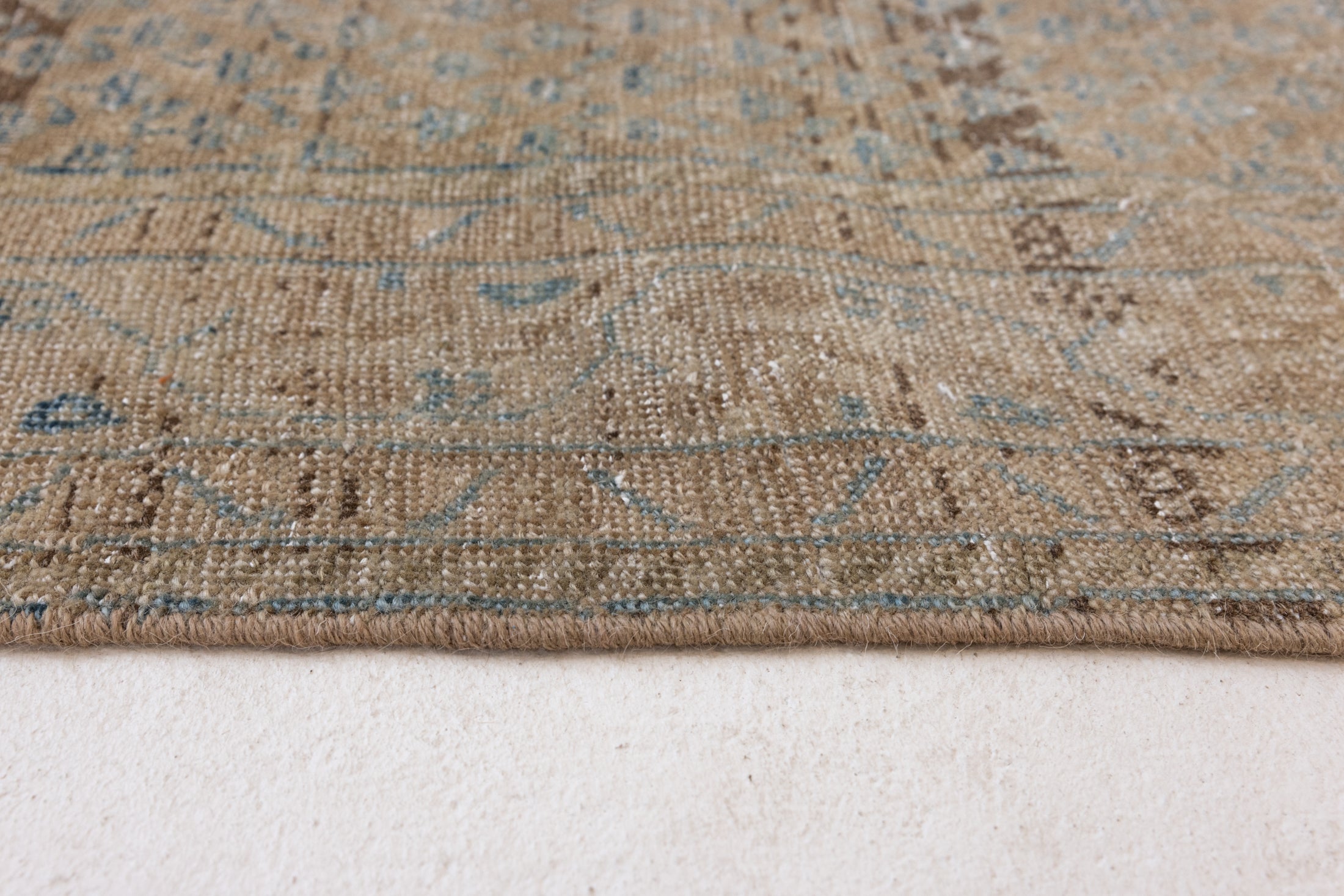 2'8 x 13'9 | CS-R-3801