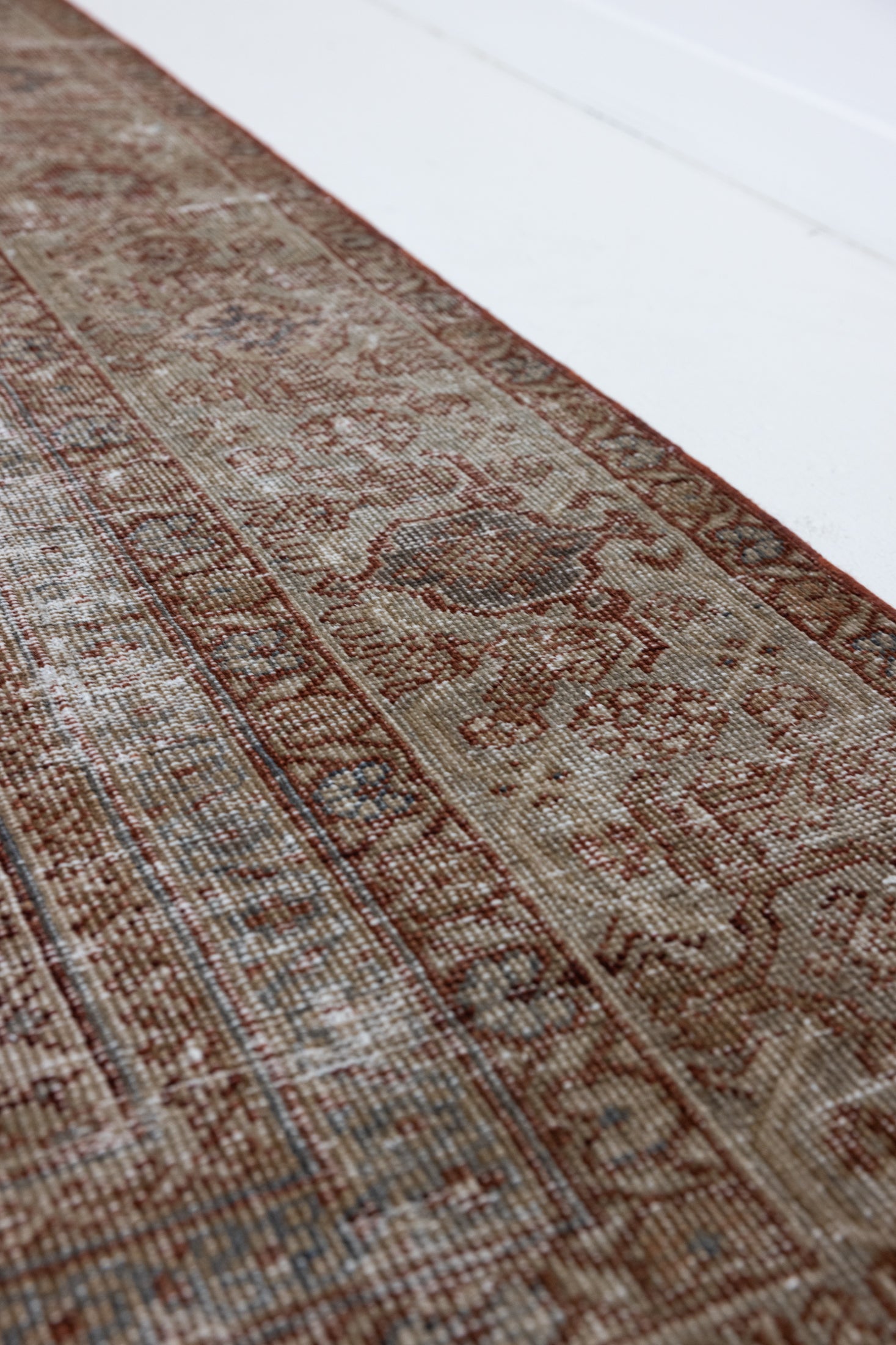 8&#39;5 x 10&#39;1 | Antique Distressed Mahal | Designers L-1882