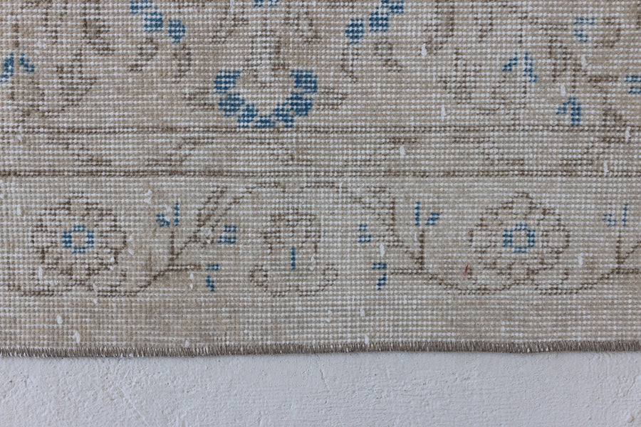 No. W-827 | 7' x 3'9