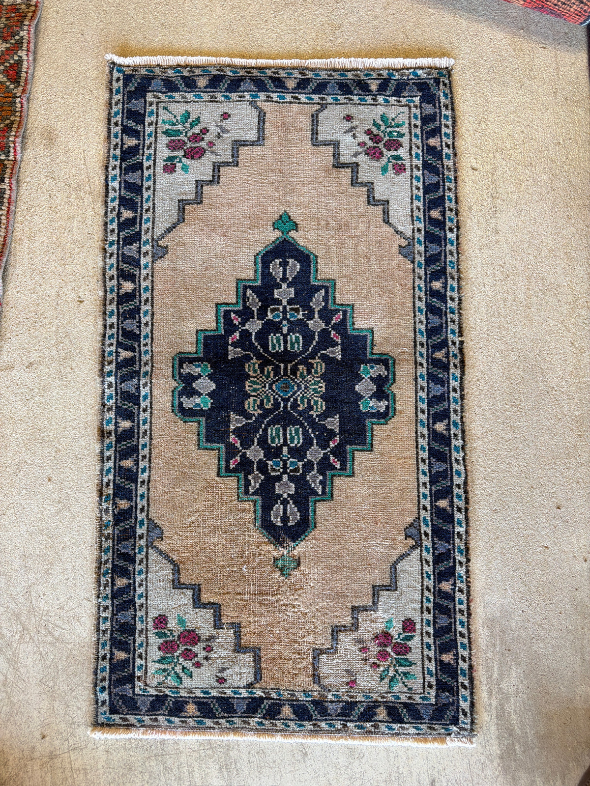 1'9 x 3'2 | Mini 4937